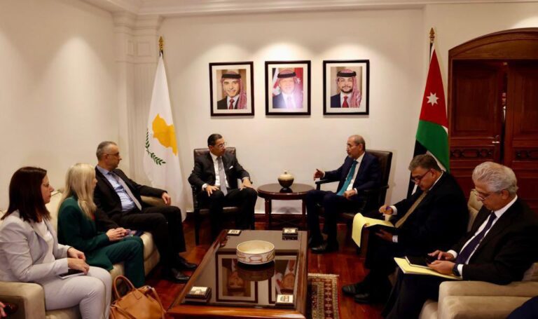 Στη Ραμάλλα ο Κόμπος για συναντήσεις με Παλαιστίνιους αξιωματούχους