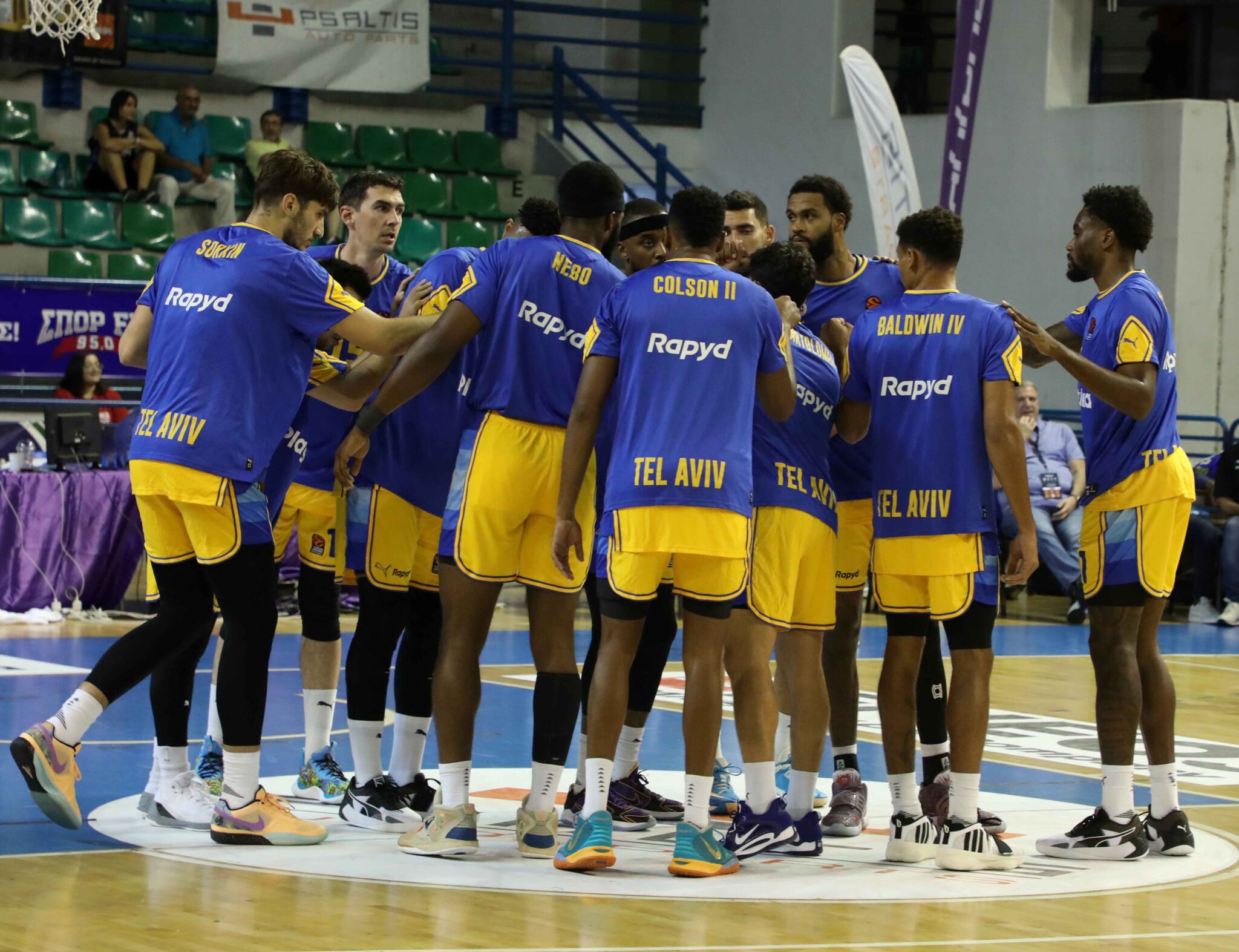 Μακάμπι και Χάποελ εξετάζουν Αθήνα-Λευκωσία-Βελιγράδι για τα εντός στην Ευρώπη