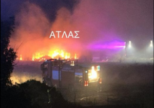 Φωτιά κοντά σε σπίτια στο Καντού, διαχειρίσιμη η κατάσταση