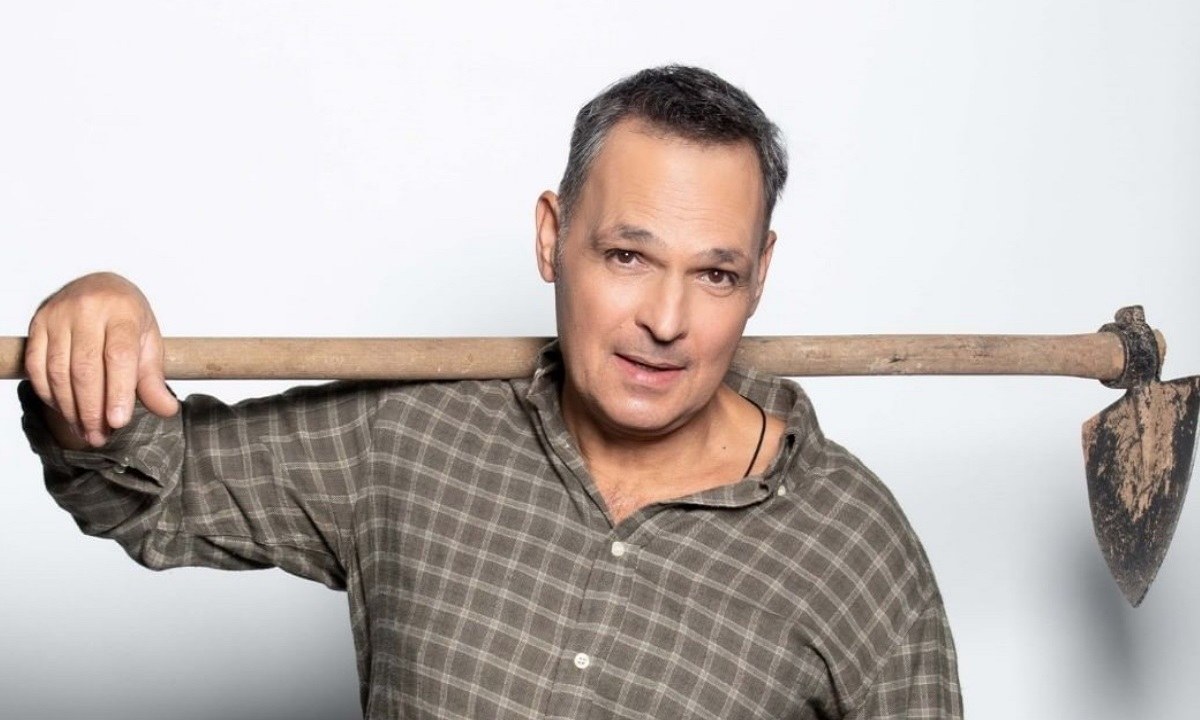 Σταμάτης Γαρδέλης: Τι λέει η μητέρα του για τη νοσηλεία του ηθοποιού στο Δαφνί;