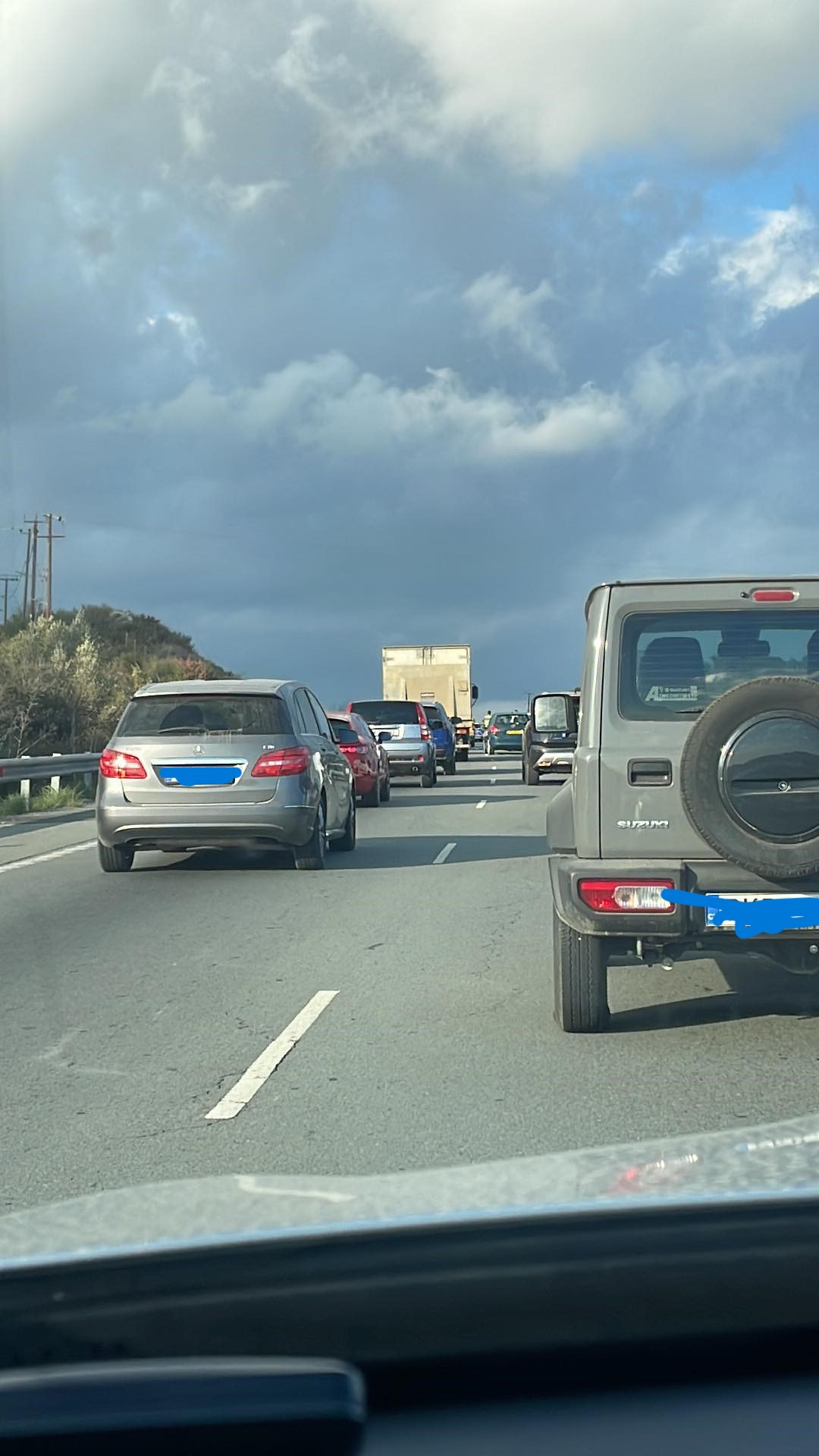 Ατύχημα στον αυτοκινητόδρομο, φορτηγό συγκρούστηκε με βαν (ΦΩΤΟ)