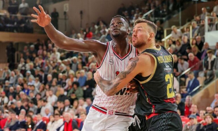 Πάλεψε αλλά λύγισε στο φινάλε και έφυγε ηττημένος από το Μονακό ο Ολυμπιακός