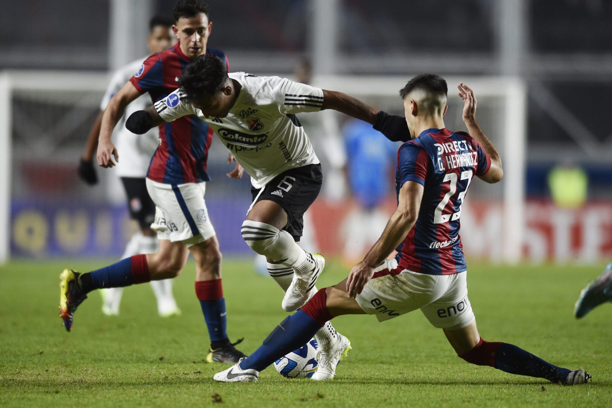 «Τσεκάρει» στόπερ ο Ολυμπιακός: Το πλεονέκτημα του Ερνάντες