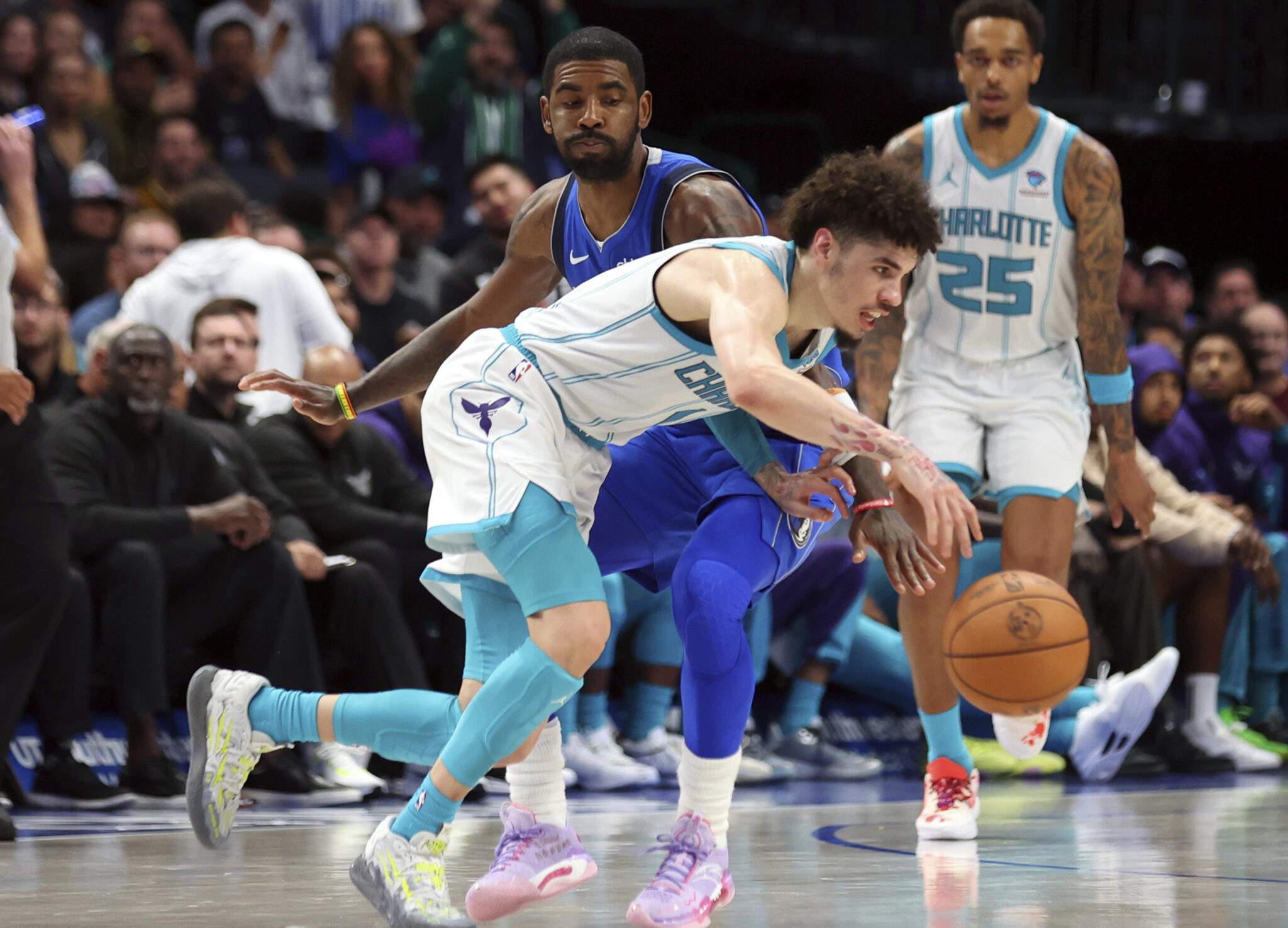 Τα «χρειάστηκαν» με Χόρνετς του εκπληκτικού Μπολ οι Μάβερικς