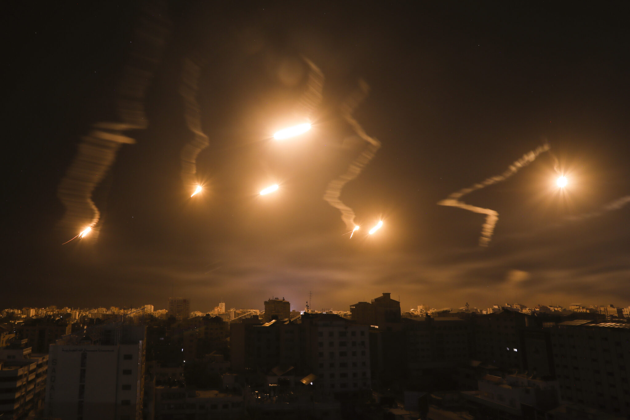 Κόλαση πυρός στη «μοιρασμένη» Λωρίδα της Γάζας (ΒΙΝΤΕΟ)