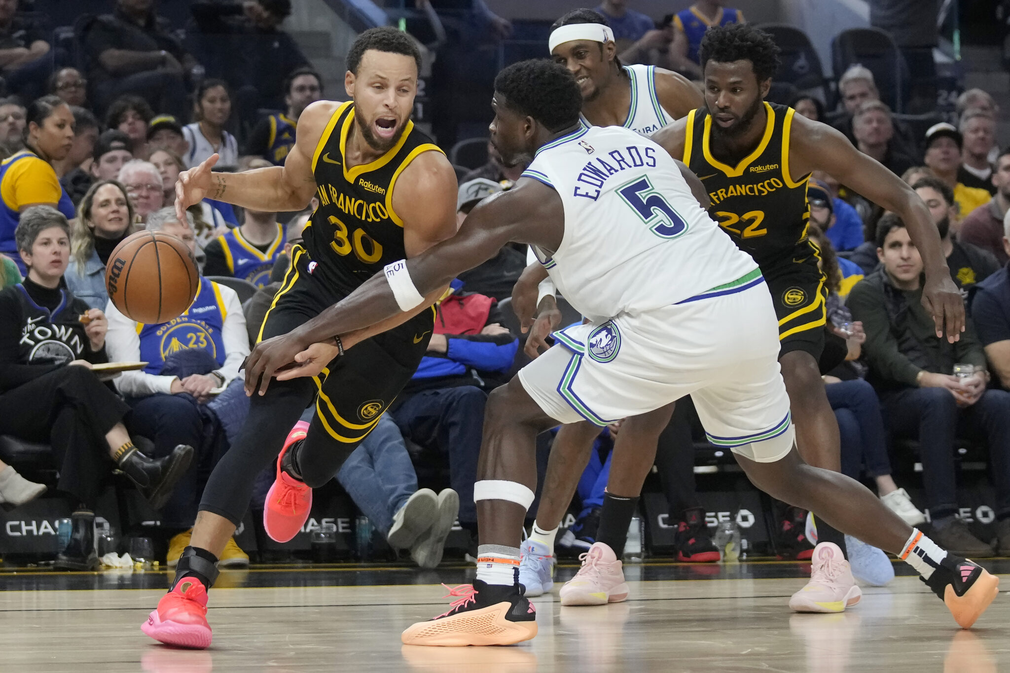 Σαρώνουν Σίξερς και Μάβερικς, προβληματίζουν Σανς και Γουόριορς