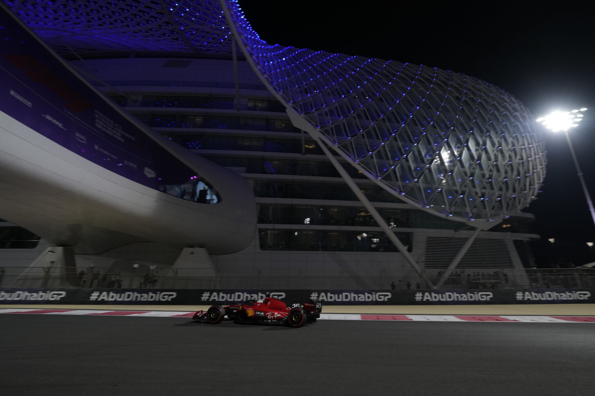 Formula 1: Τρομακτικό ατύχημα Σάινθ, κόκκινες σημαίες και ταχύτερος Λεκλέρ