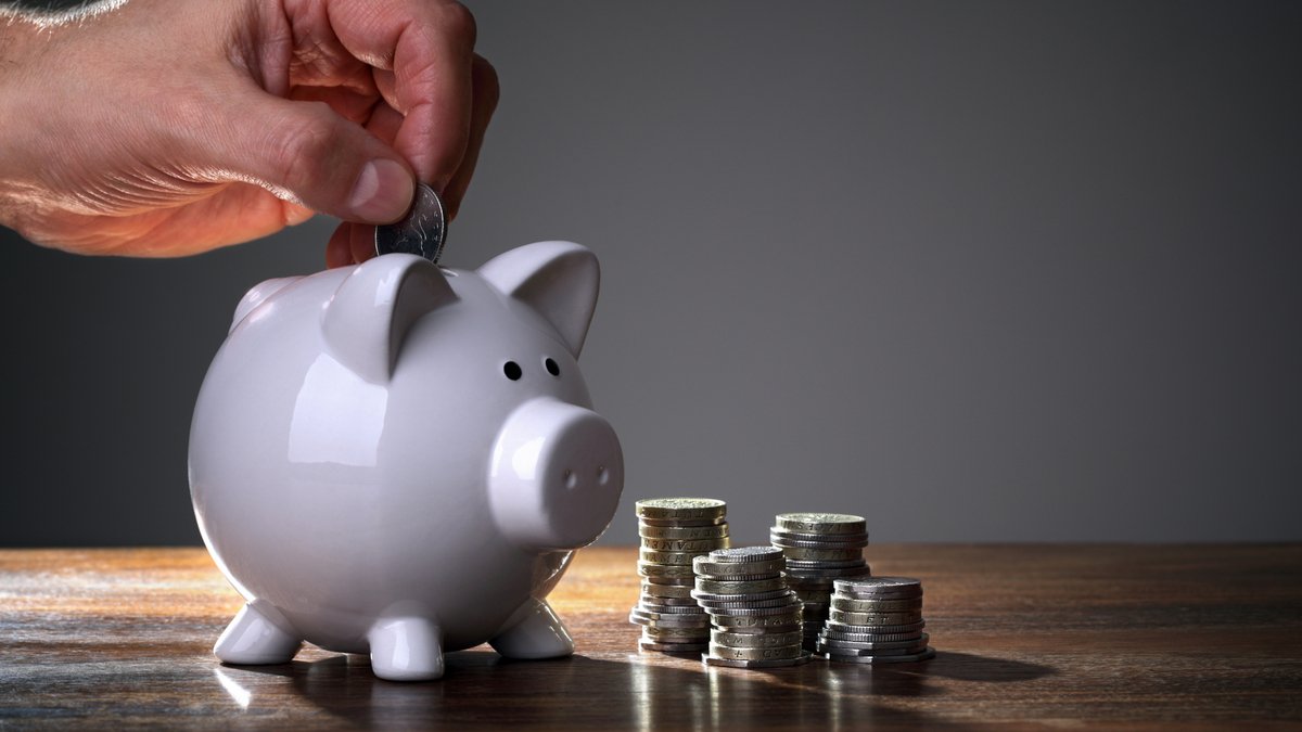 Κρίση ή δυσπιστία; «Έπεσαν» κατά 50% οι αποταμειεύσεις των Κυπρίων το 2023 (VID)