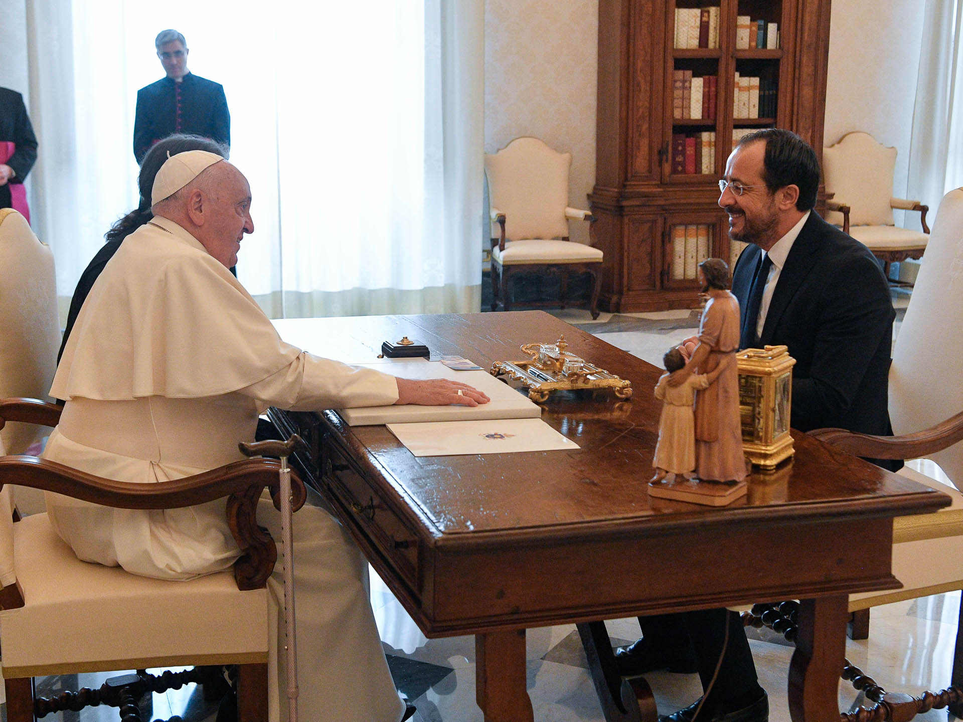 Ο ΠτΔ ενημέρωσε τον Πάπα για τον ανθρωπιστικό διάδρομο προς την Λωρίδα της Γάζας