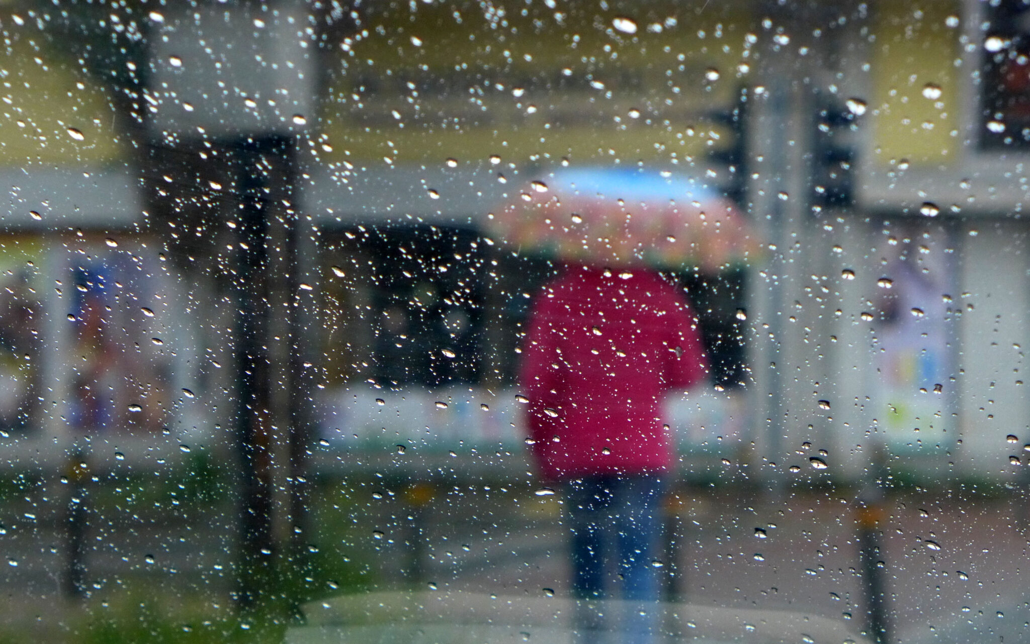 Έρχεται χαμηλό βαρομετρικό: Σε ποιες περιοχές αναμένονται βροχές και καταιγίδες