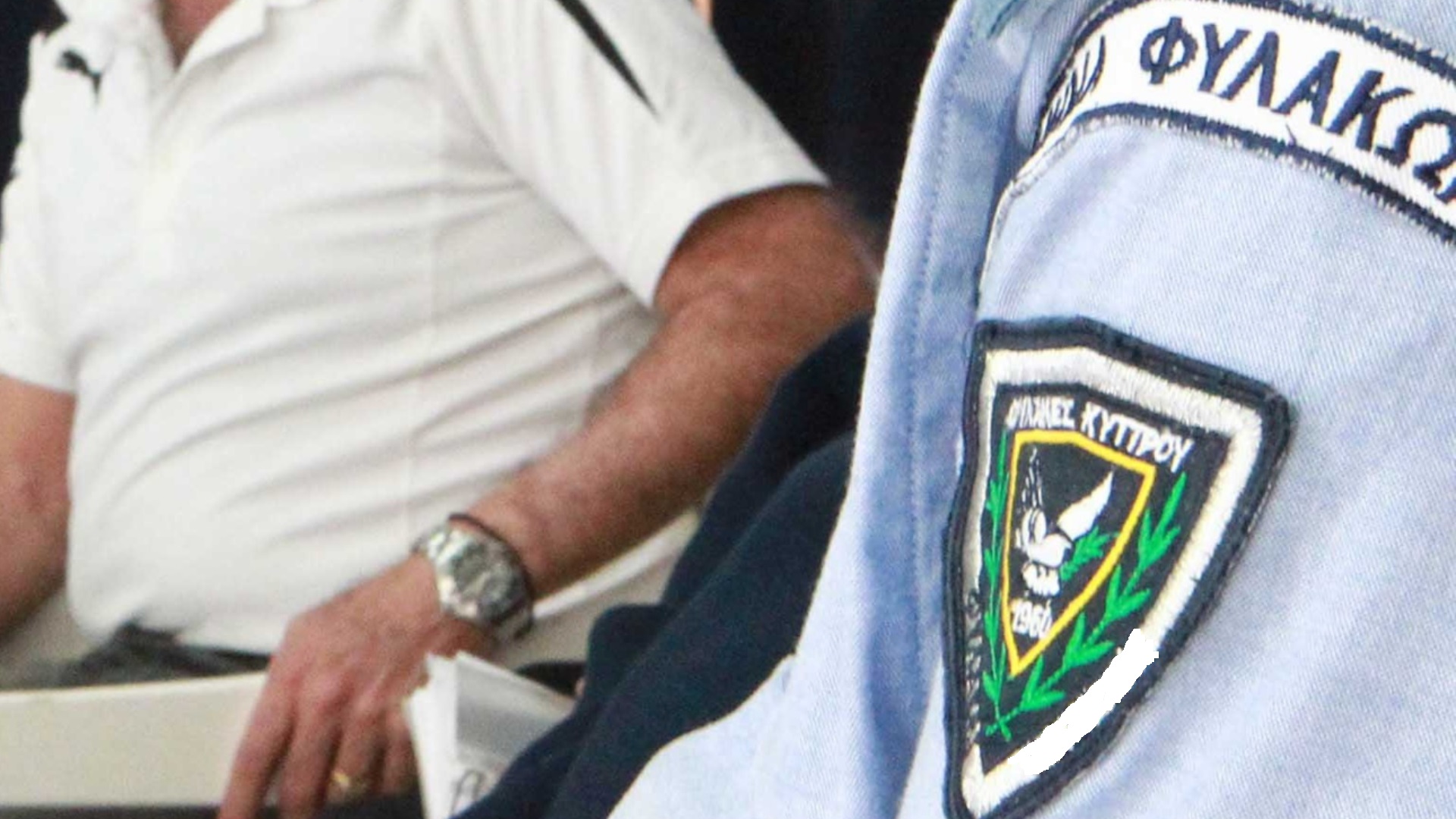 Δεσμοφύλακας πιάστηκε με ναρκωτικά, τα προόριζε σε βαρυποινίτη