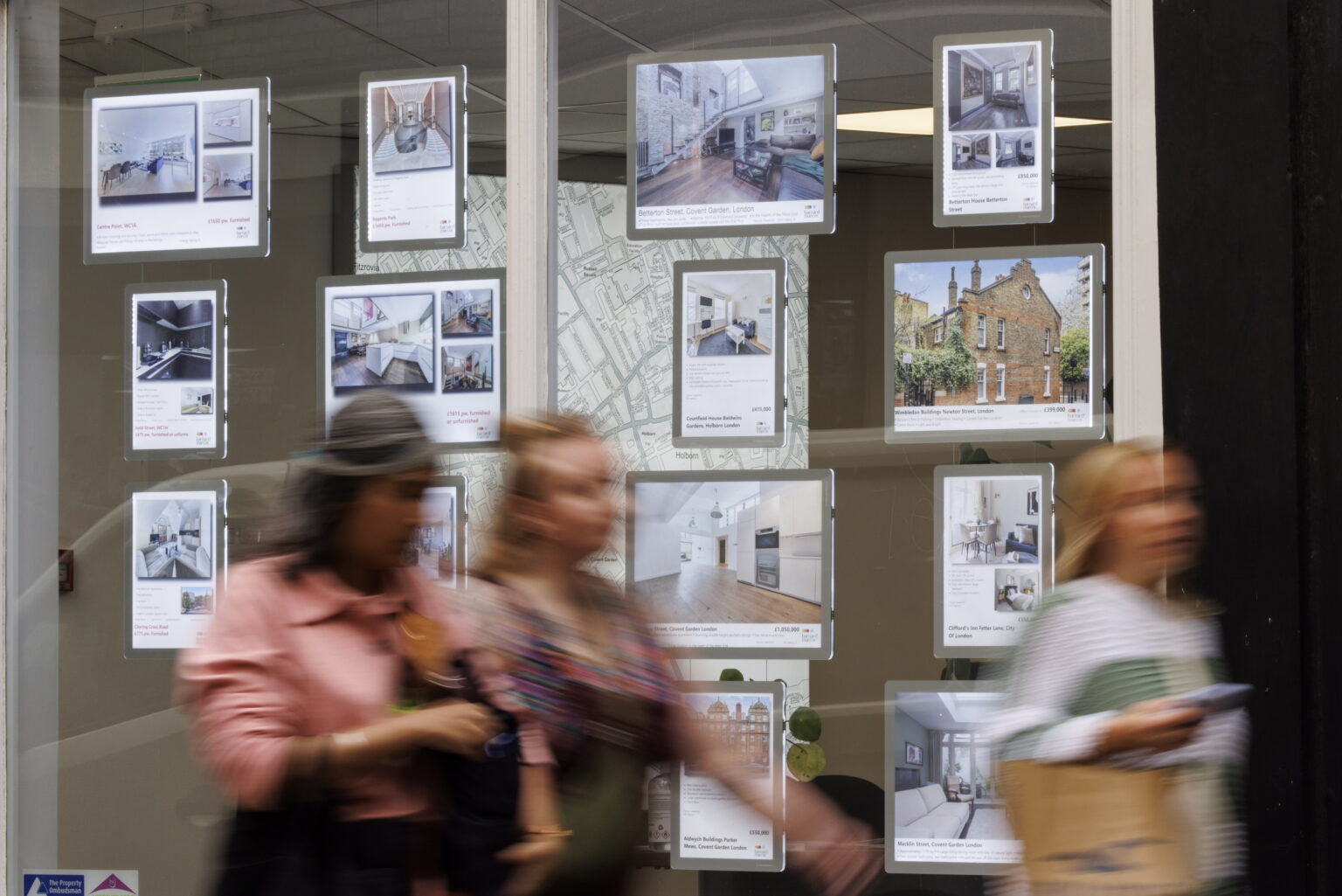 Κυβερνητικός Εκπρόσωπος: Για πρώτη φορά «ολιστική και οριστική λύση» για τα ΜΕΔ