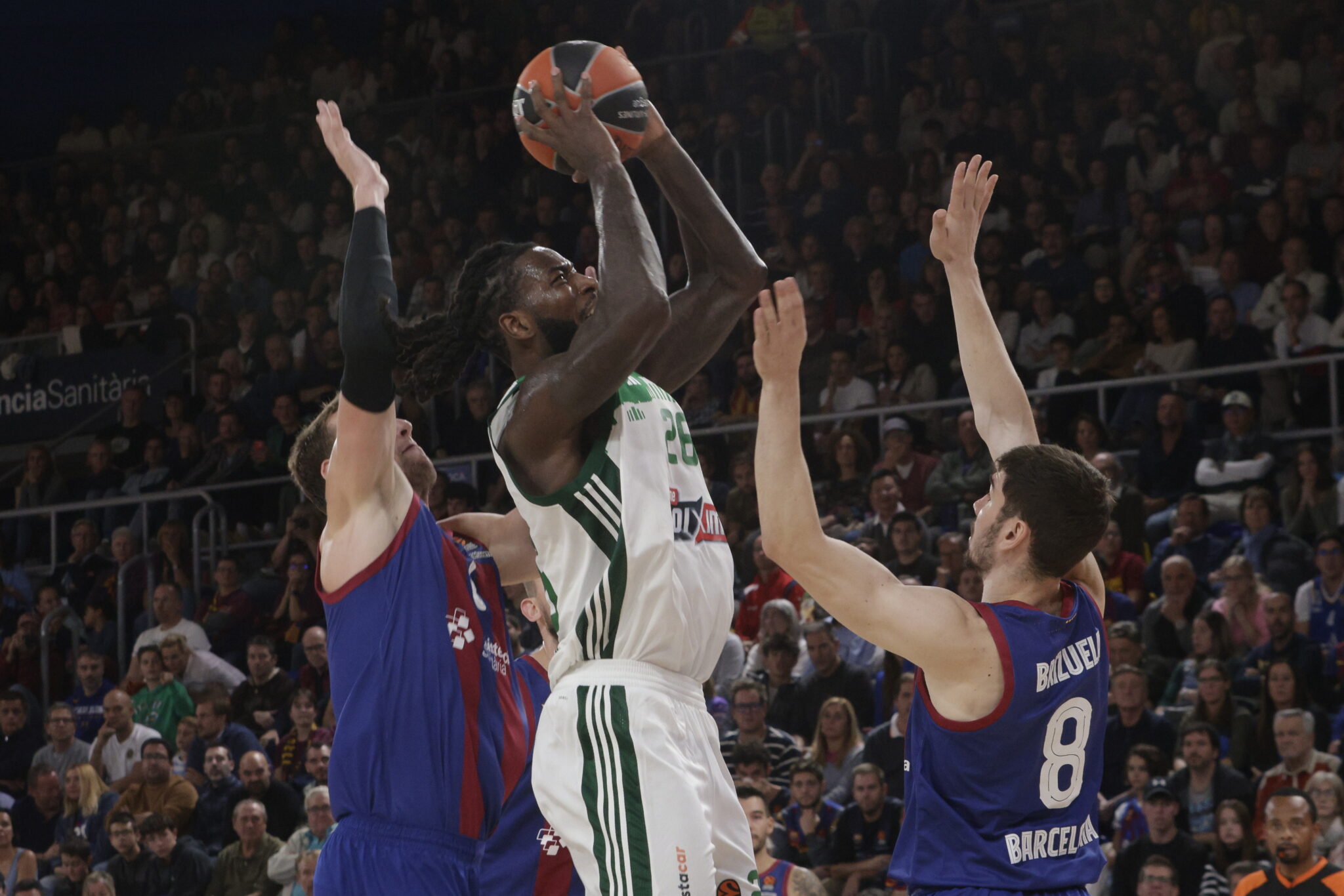 Παραδόθηκε στη Βαρκελώνη και απλά… έσωσε τα προσχήματα ο Παναθηναϊκός