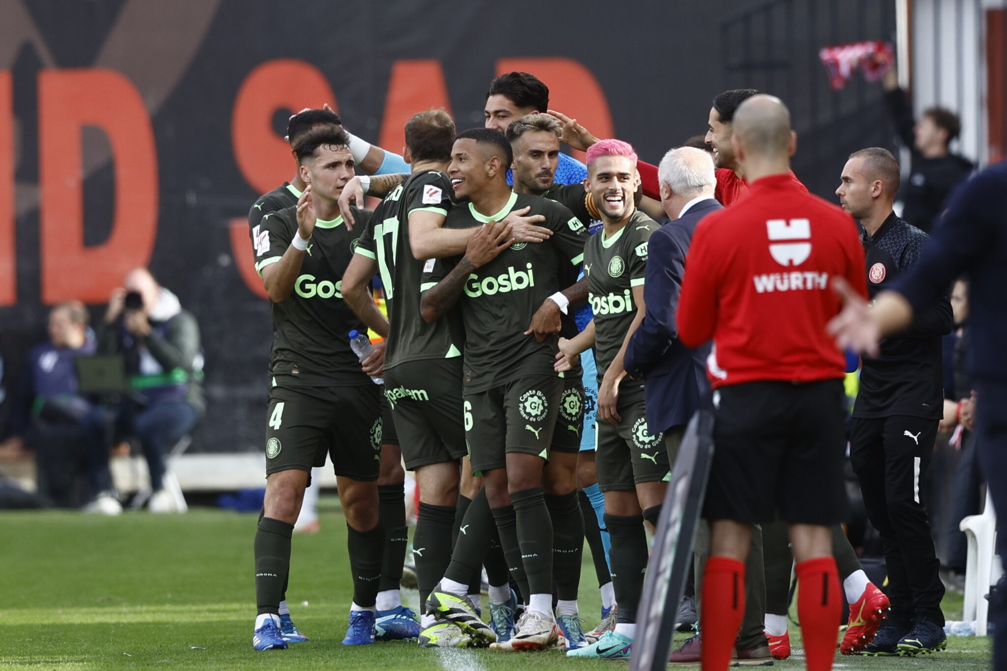 Συνεχίζει ακάθεκτη η  Τζιρόνα, πέρασε με ανατροπή από την έδρα της Βαγιεκάνο