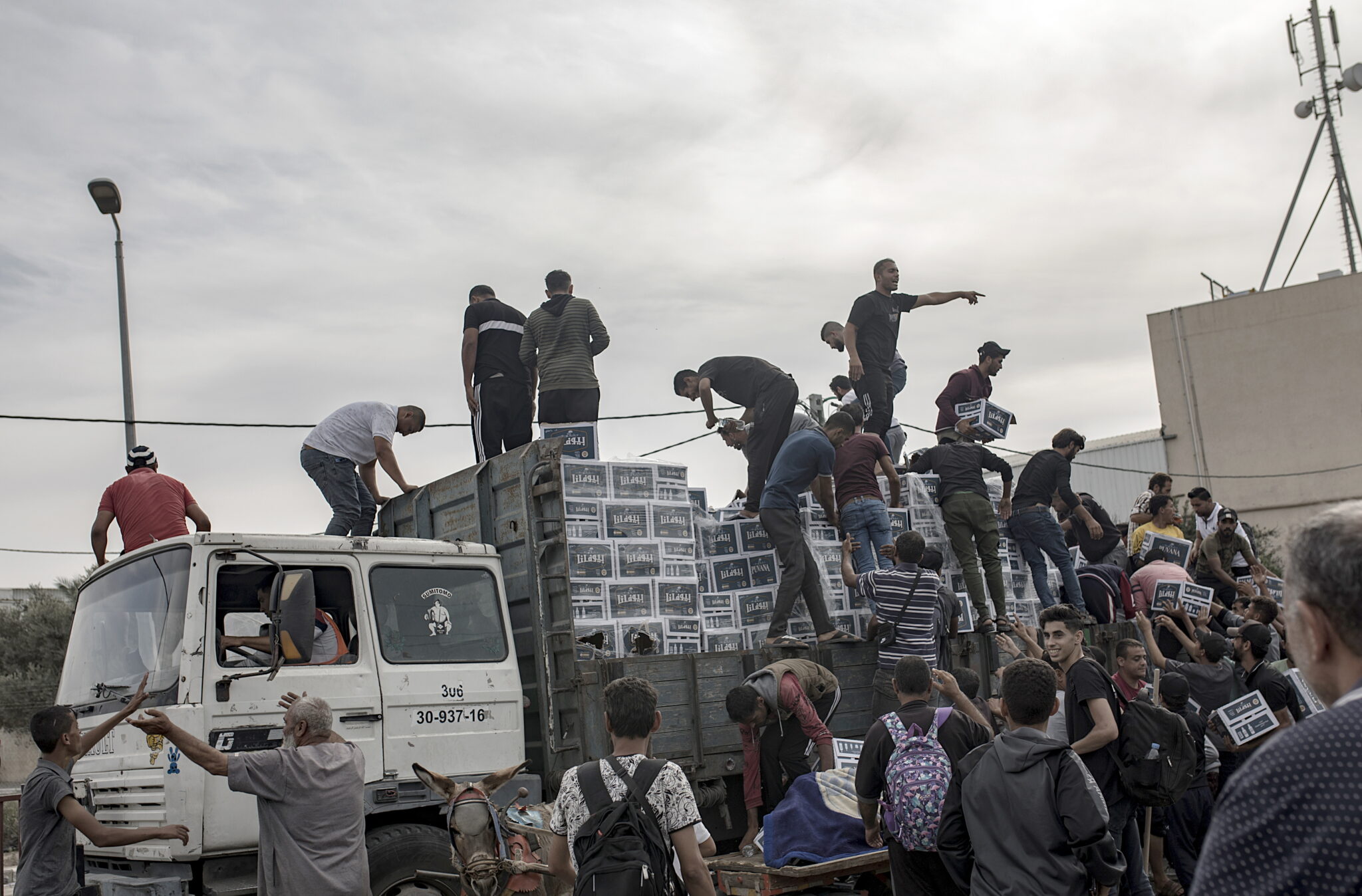 Υπό το άγρυπνο βλέμμα Ισραηλινών, η ανθρωπιστική βοήθεια από Κύπρο προς Γάζα