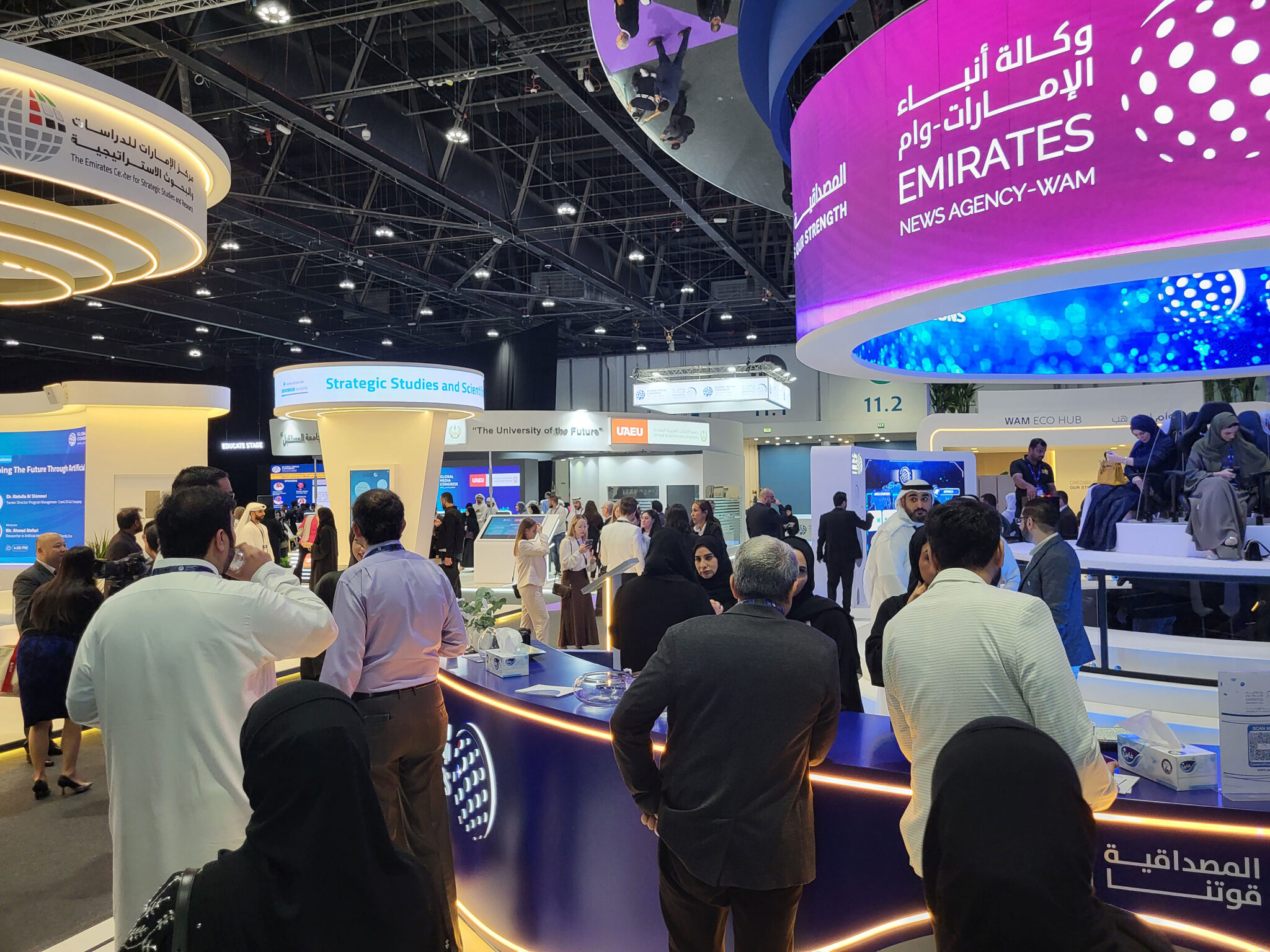 Σημαία του ψευδοκράτους δίπλα από την Κύπρο σε διεθνές συνέδριο δημοσιογράφων