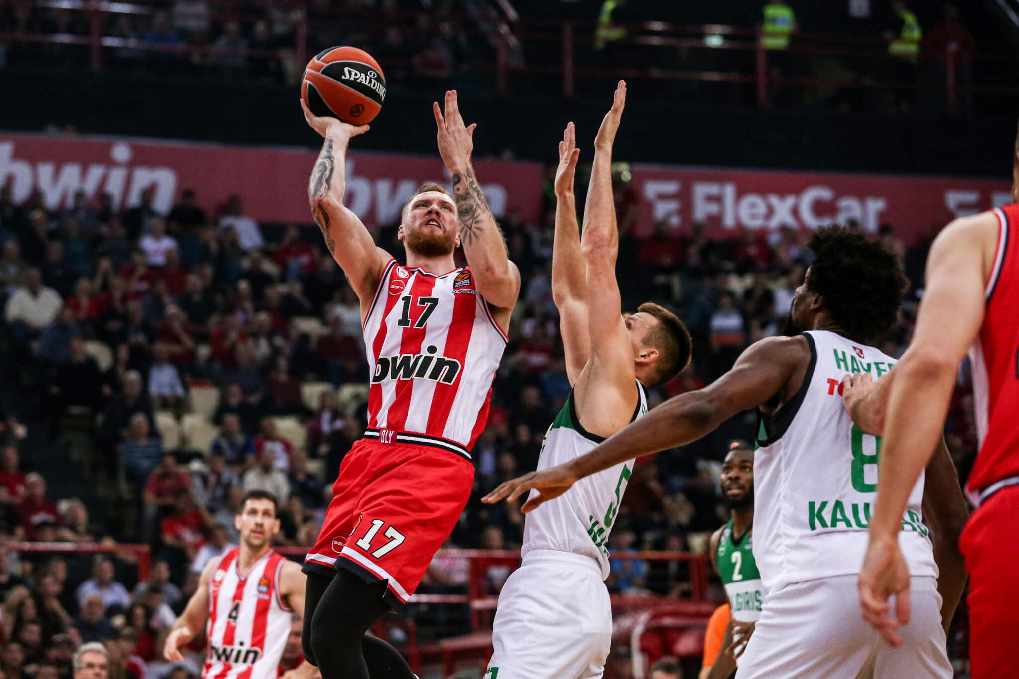 Τα έβαζε από παντού και παρέσυρε τη Ζάλγκιρις ο Ολυμπιακός