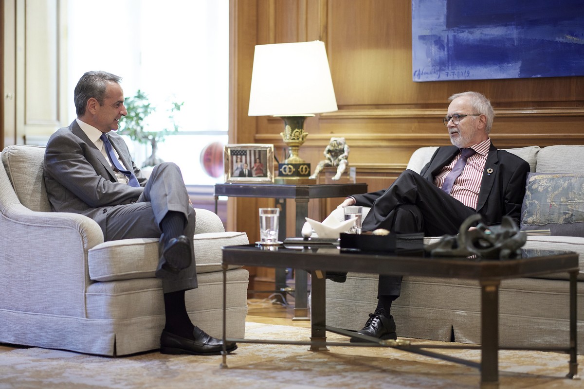 Συνάντηση Μητσοτάκη με τον Πρόεδρο της ΕΤΕπ στην Αθήνα