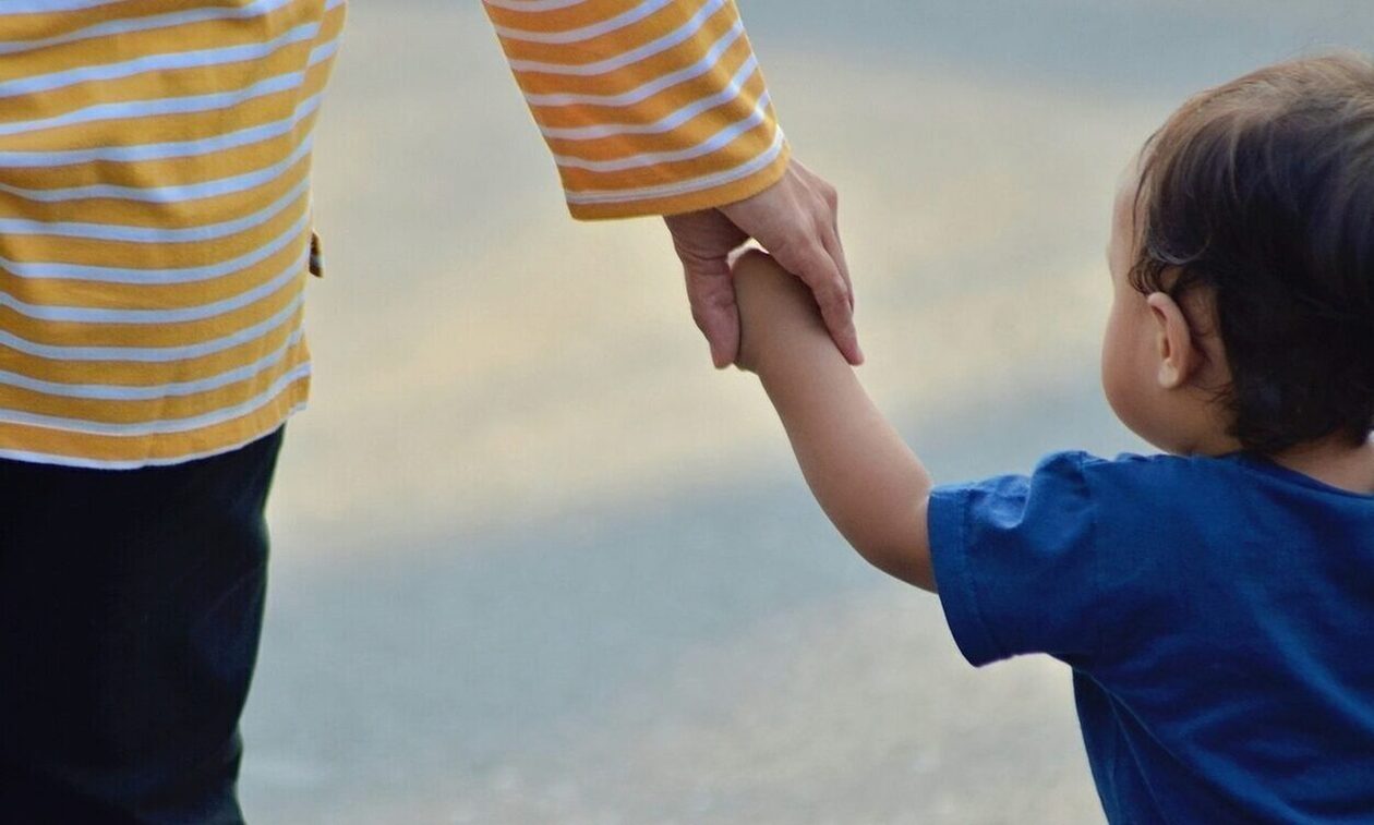 Σε κίνδυνο φτώχιας μονογονείς, σύμφωνα με την Επίτροπο Ισότητας