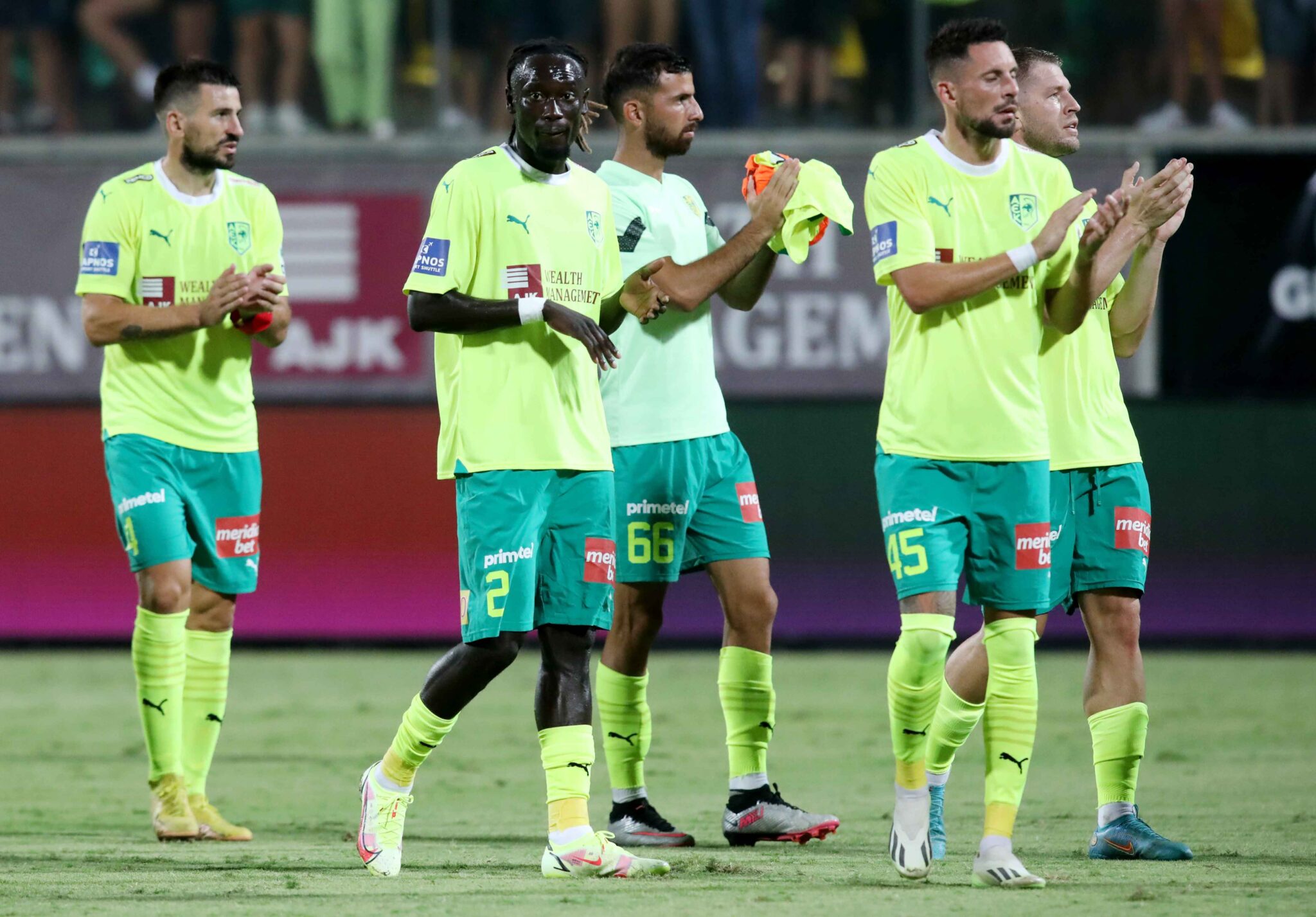 Θέλει ντεμπούτο με το… δεξί ο Μπεν Σιμόν στην ΑΕΚ