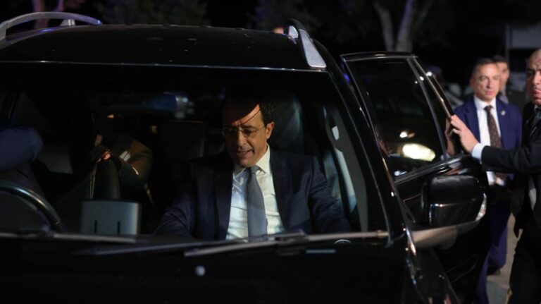 Η απάντηση του Προεδρικού στην Ελεγκτική για τους αστυνομικούς «σοφέρ» (ΒΙΝΤΕΟ)