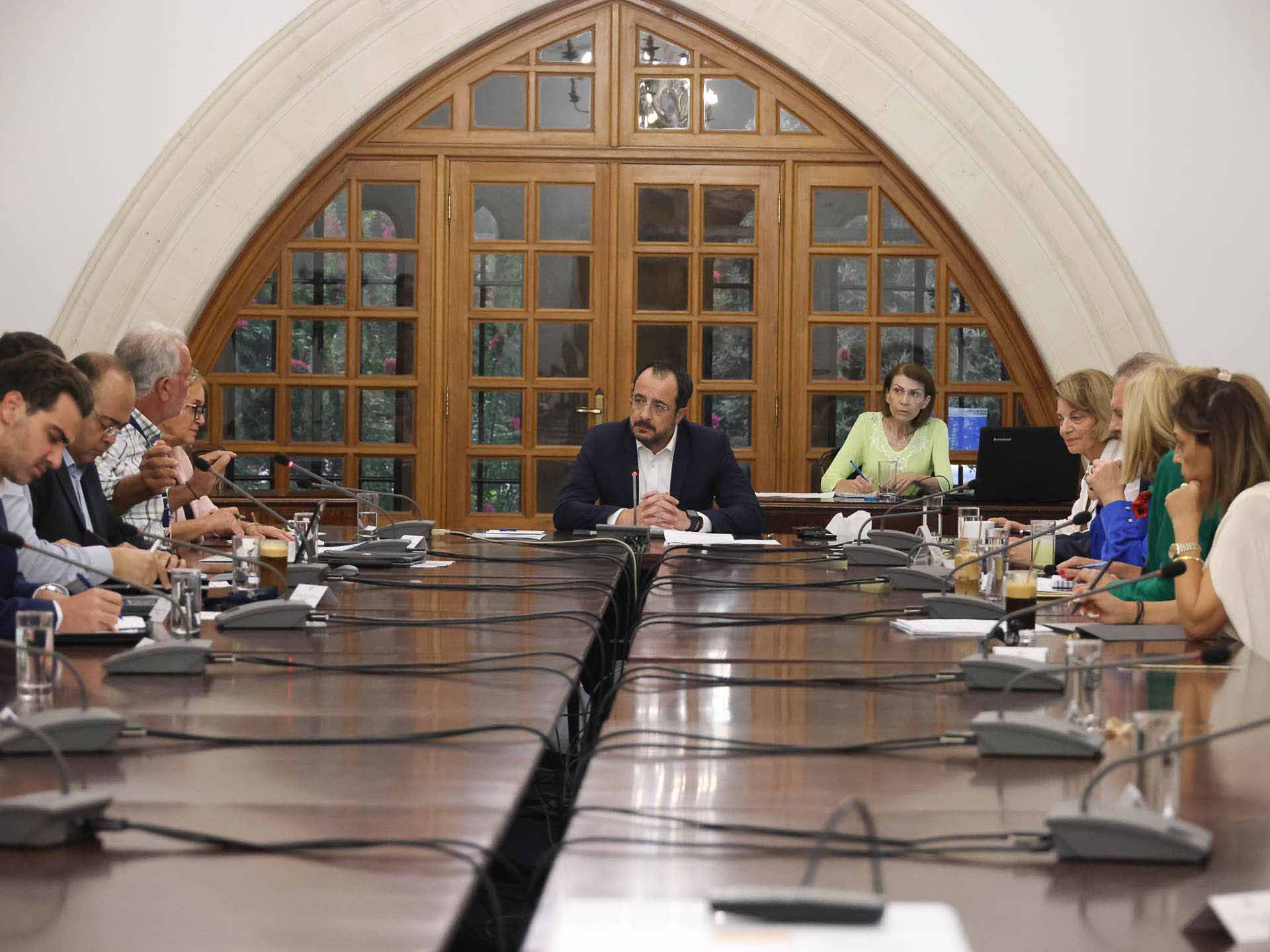 Ηλεκτρονική υγεία και συνήγορος του ασθενή, στη συνάντηση του ΠτΔ-ΟΣΑΚ