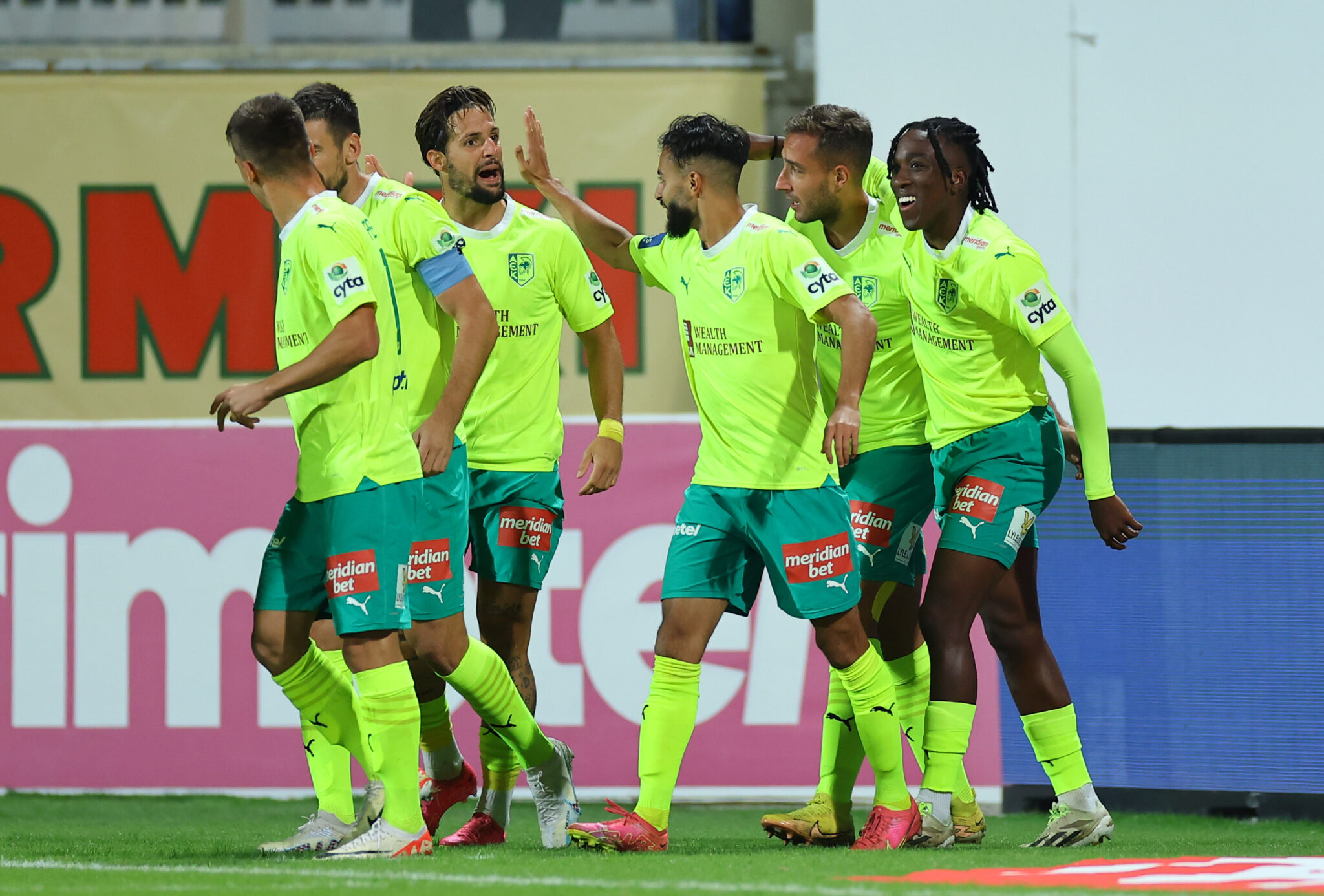 Νίκησε την ΑΕΛ και έπιασε 6άδα, στο ντεμπούτο του Μπεν Σιμόν η ΑΕΚ (ΦΩΤΟ&ΒΙΝΤΕΟ)