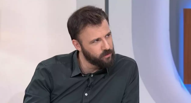 «Είχε ανοίξει το κρανίο του, η μητέρα μου κρατούσε ότι είχε απομείνει"