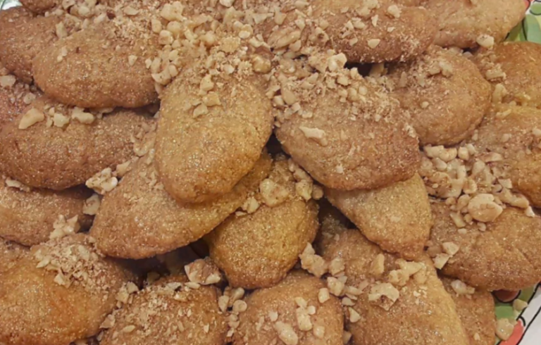 Χριστουγεννιάτικη Συνταγή: Φοινίκια – Συνταγή από Σμυρνιά γιαγιά