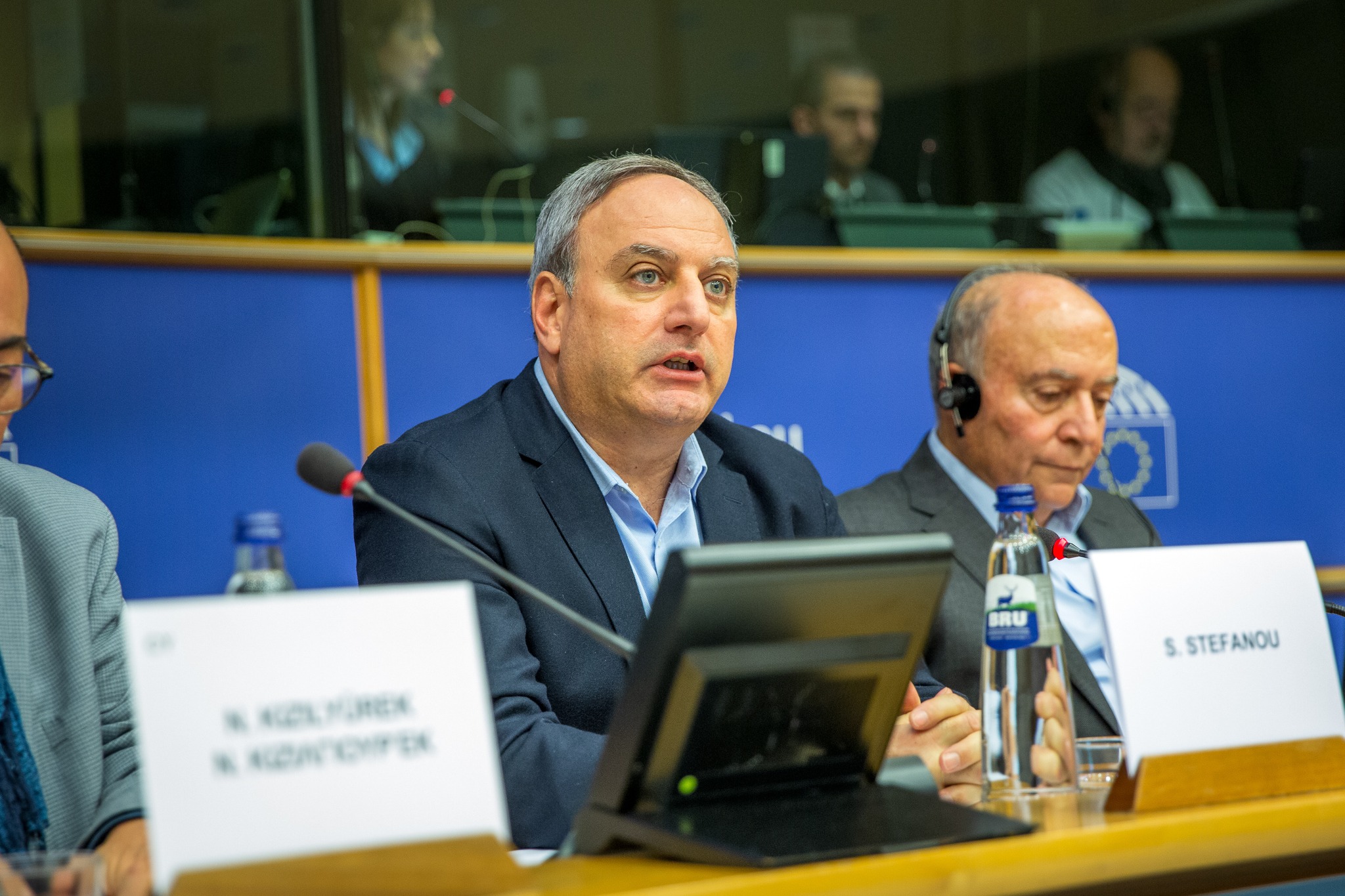 Οι τρείς όροι Στεφάνου για τις Ευρωεκλογές κι η επαφή με τον Χαράλαμπο Προύντζο