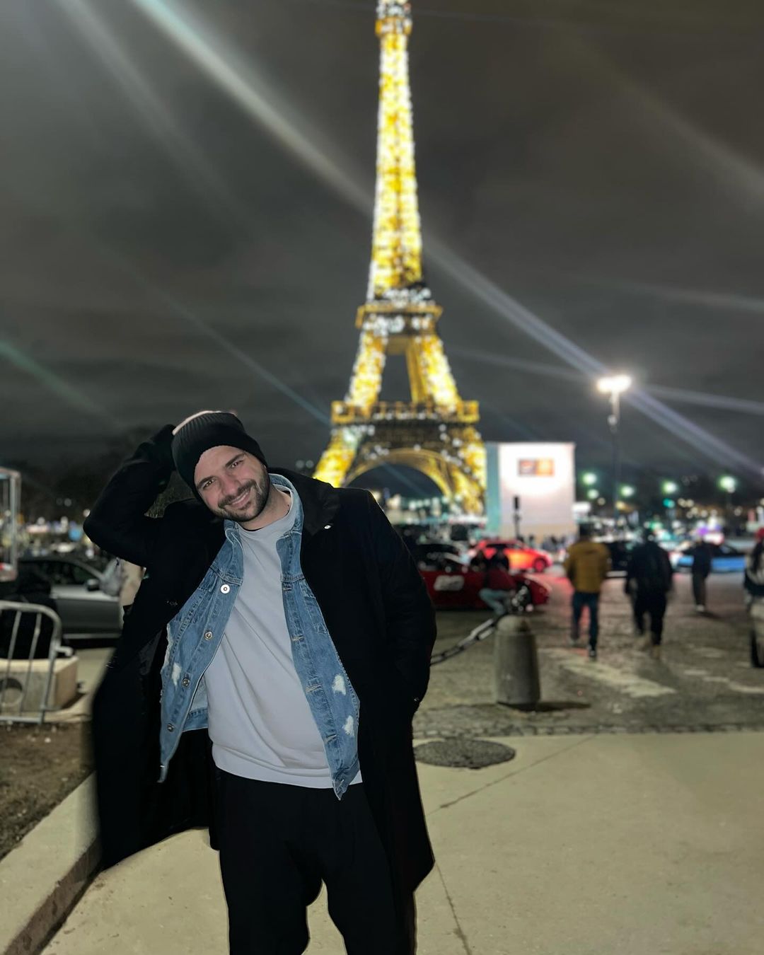 Χάρης Παπαθεοχάρους: Ταξίδεψε στο Παρίσι για τα Χριστούγεννα με ξεχωριστή παρέα