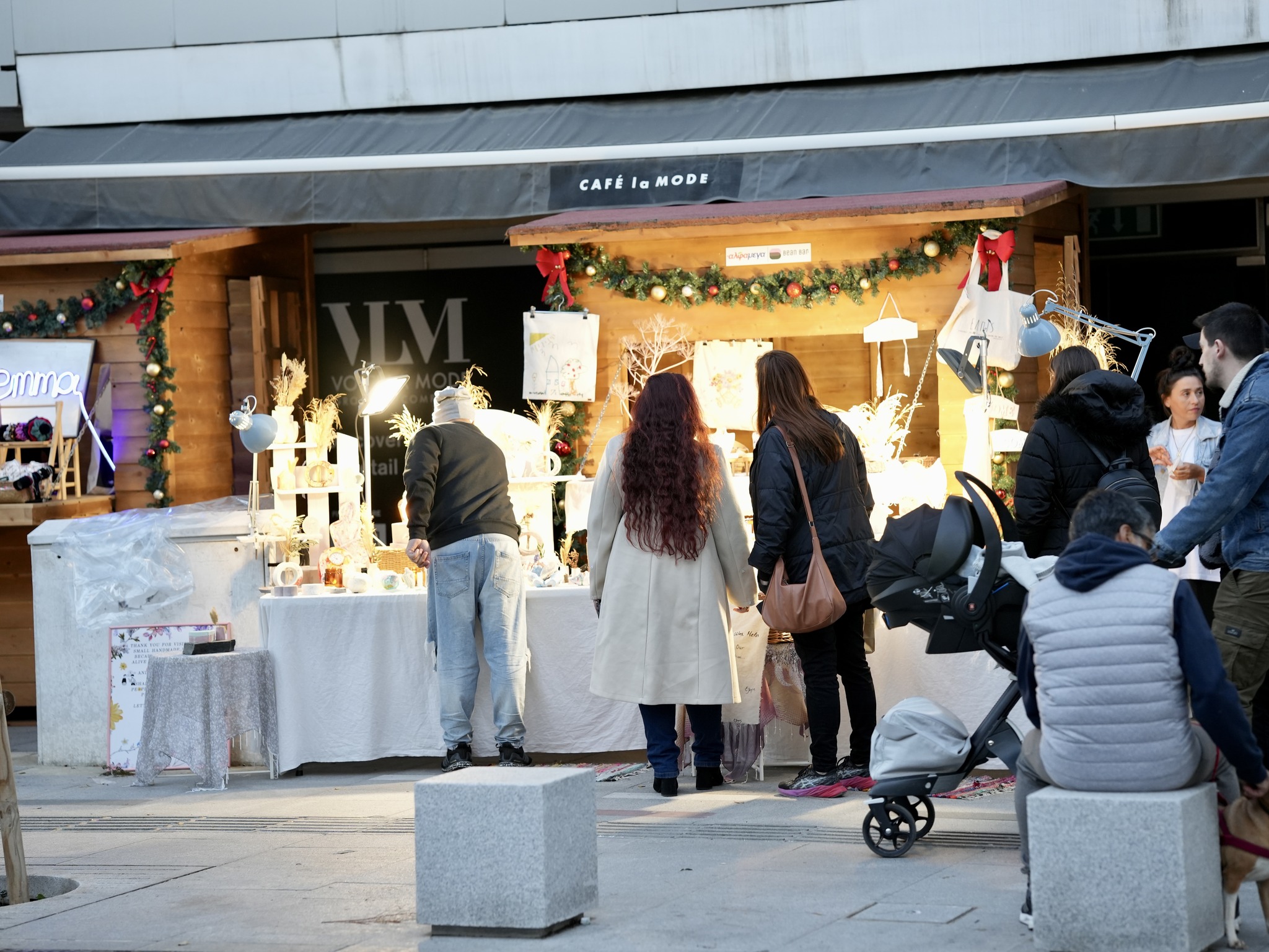 Το αδιαχώρητο στην αγορά για τα τελευταία ψώνια των γιορτών