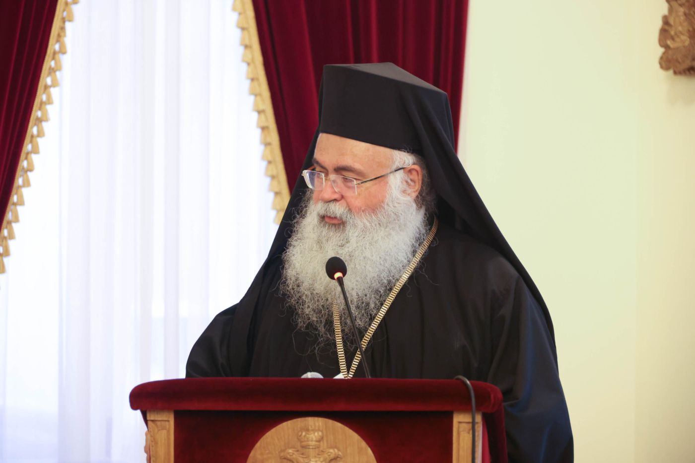 «Ουδέποτε θα ευλογήσω»: Ο Αρχιεπίσκοπος για την τεκνοθεσία από ομόφυλα ζευγάρια