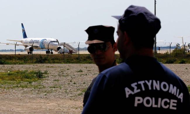 &Sigma;&epsilon; &sigma;&upsilon;&nu;&alpha;&gamma;&epsilon;&rho;&mu;ό &omicron;&iota; &Alpha;&rho;&chi;έ&sigmaf; &upsilon;&pi;ό &tau;&omicron; &phi;ό&beta;&omicron; &delta;&rho;ά&sigma;&eta;&sigmaf; &mu;&omicron;&nu;&alpha;&chi;&iota;&kappa;ώ&nu; &lambda;ύ&kappa;&omega;&nu;, &mu;έ&tau;&rho;&alpha; &sigma;&epsilon; &kappa;ά&theta;&epsilon; &pi;&iota;&theta;&alpha;&nu;ό &sigma;&tau;ό&chi;&omicron;