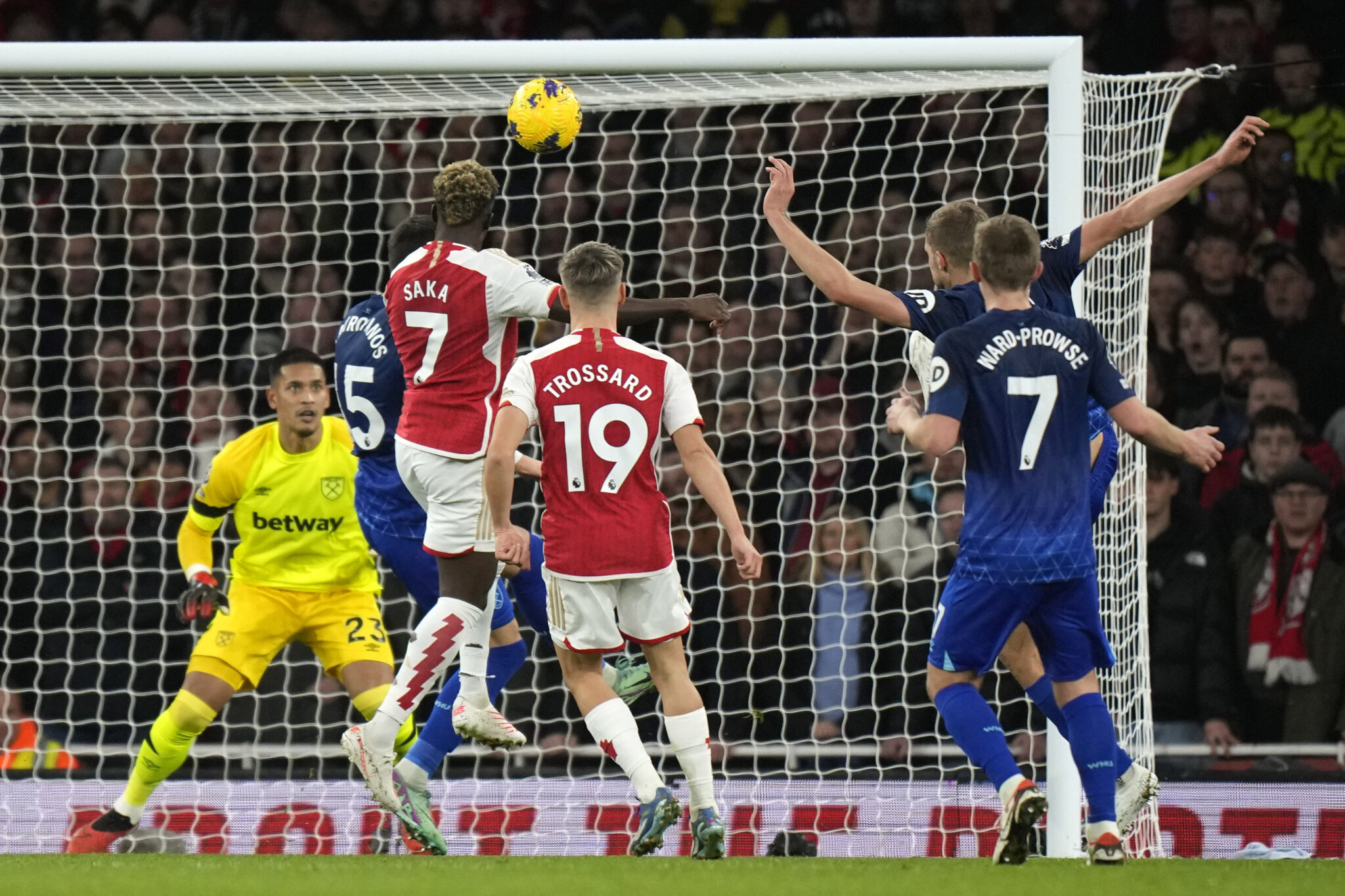 «Σφυριά» Μαυροπάνου στην Άρσεναλ και μόνη πρώτη η Λίβερπουλ