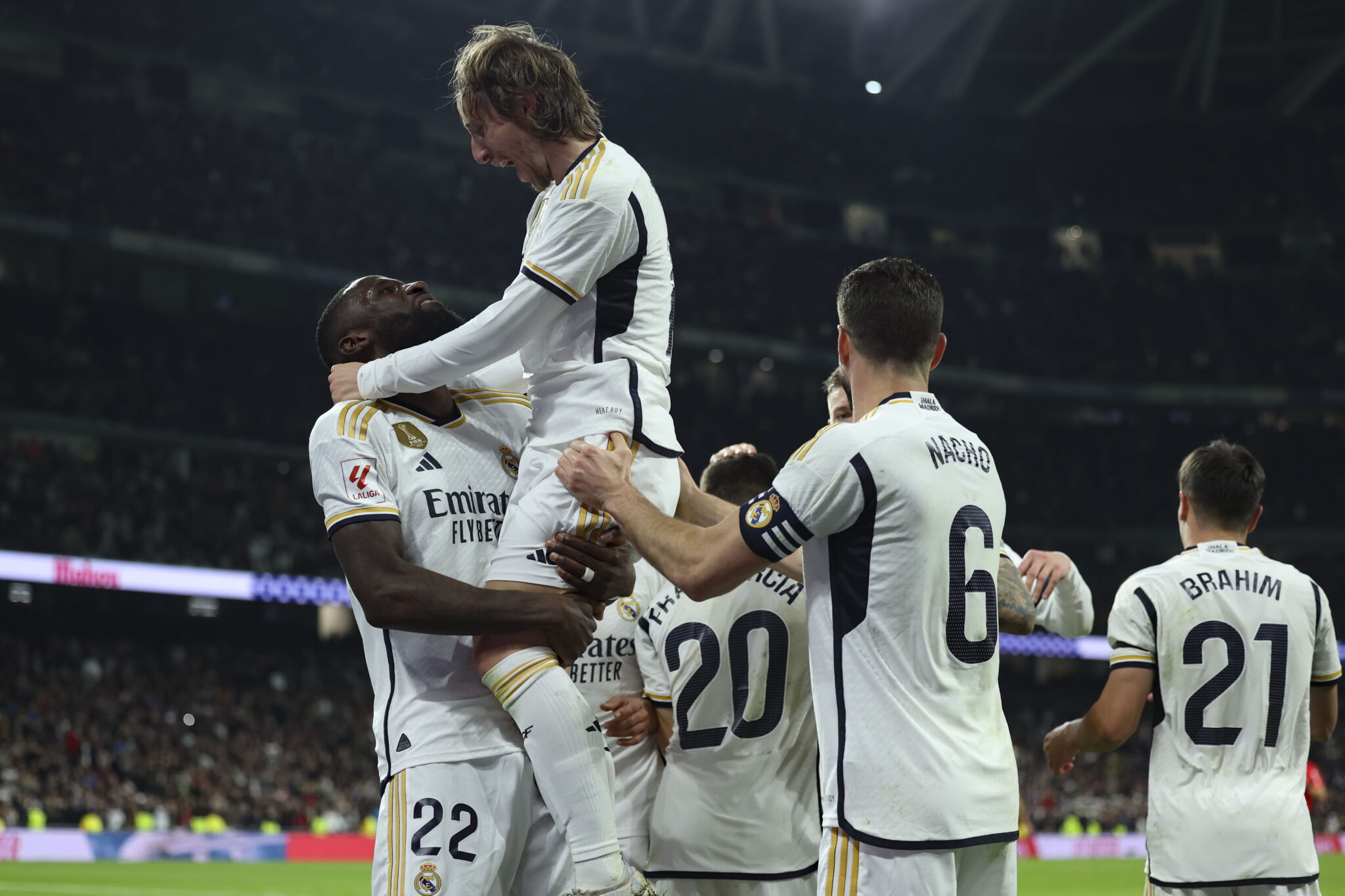 Σκόρπισε τη Βιγιαρεάλ, πάτησε κορυφή και… περιμένει η Ρεάλ