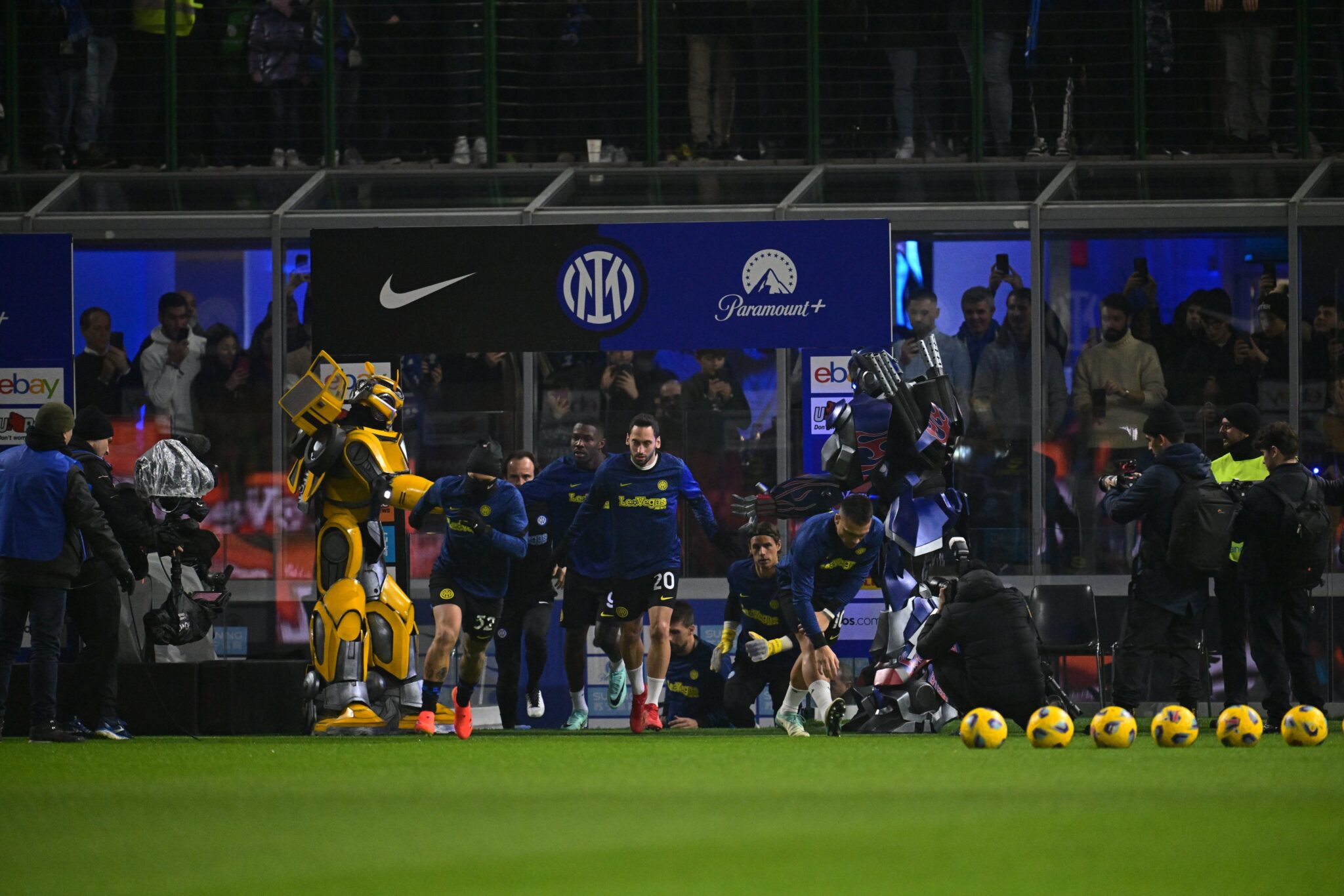 Έσκασαν… transformers στο «Μεάτσα» πριν τη σέντρα του Ίντερ-Ουντινέζε