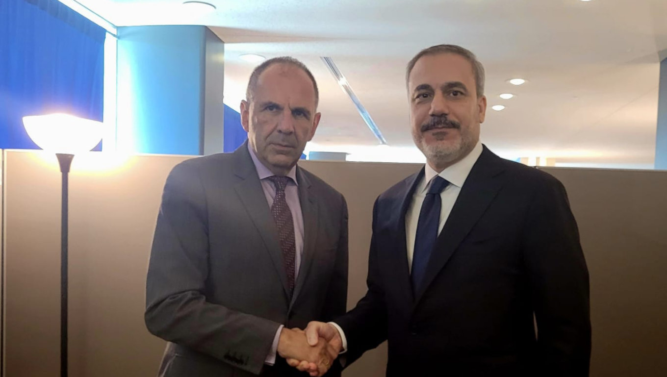 Σε καλό κλίμα η συνάντηση του Γεραπετρίτη με τον Χακάν Φιντάν