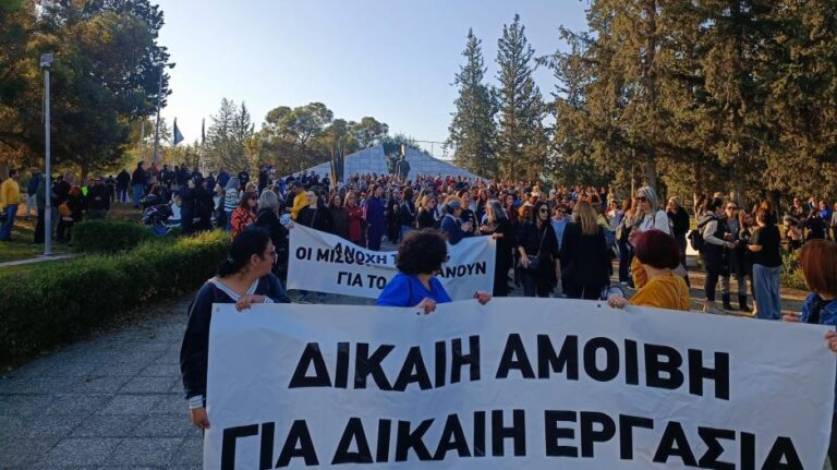 Σε εξέλιξη οι συζητήσεις Συνδικαλιστών και κυβέρνησης για τους χαμηλόμισθους