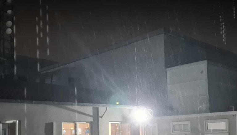 Σαρώνει την Κύπρο η κακοκαιρία με χαλάζι και ισχυρές καταιγίδες (ΒΙΝΤΕΟ)