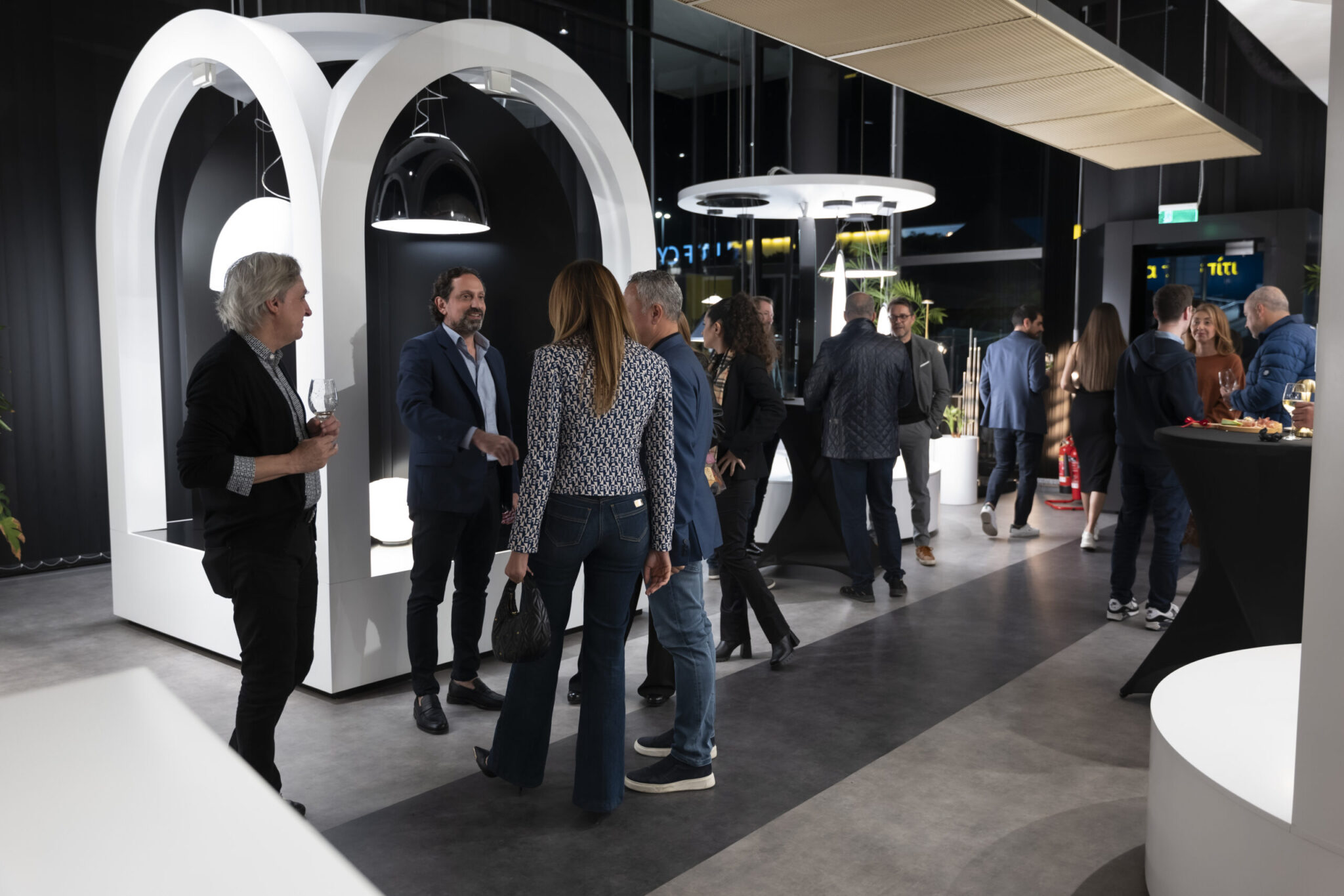 Η Level – Architectural Lighting φώτισε τις γιορτές με ένα λαμπερό event!