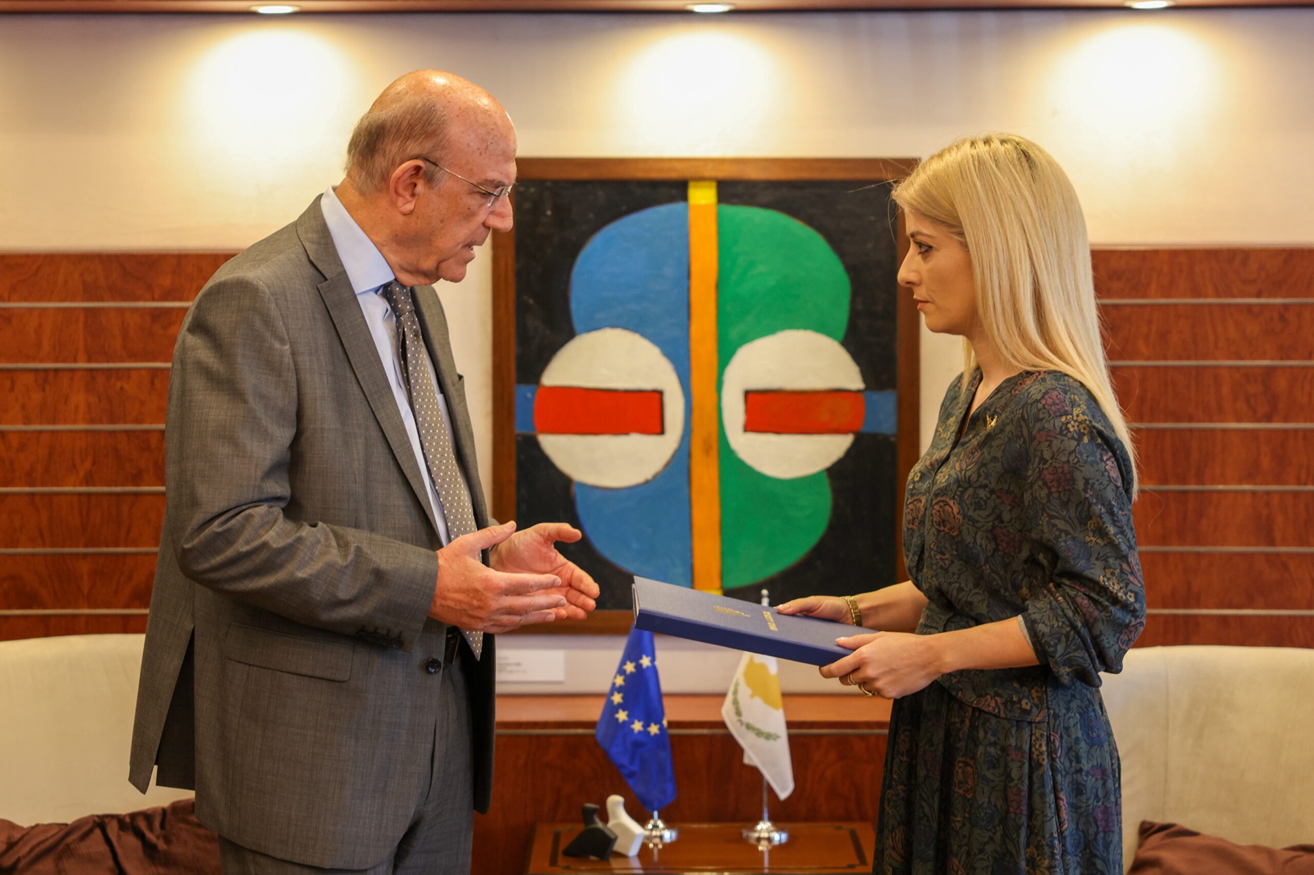 Κόντρα ΔΗΣΥ – Κυβέρνησης για θέσεις εργασίας στο δημόσιο