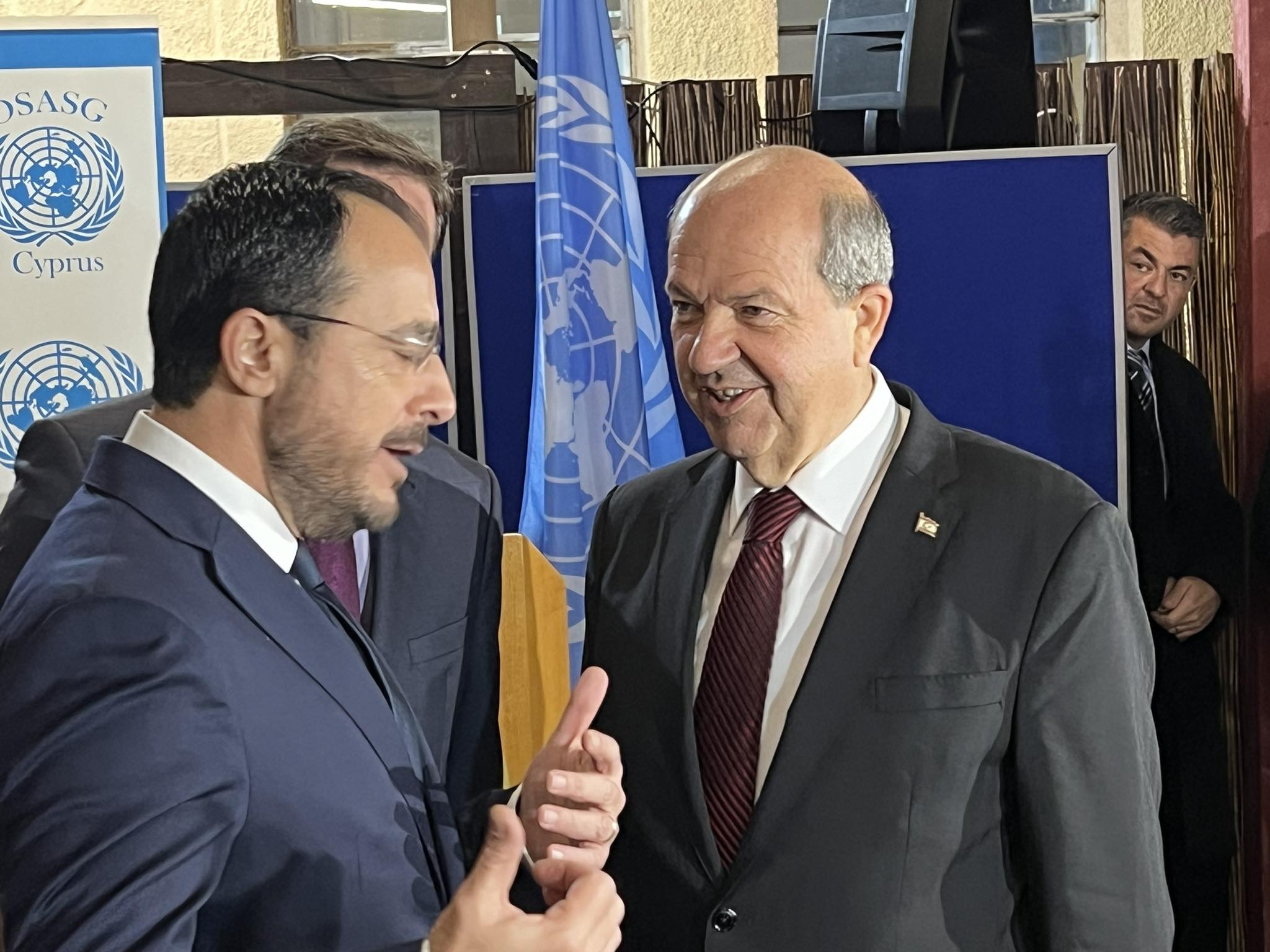 ΒΙΝΤΕΟ: Δυο στιχομυθίες σε κλίμα αμηχανίας μεταξύ Χριστοδουλίδη-Τατάρ