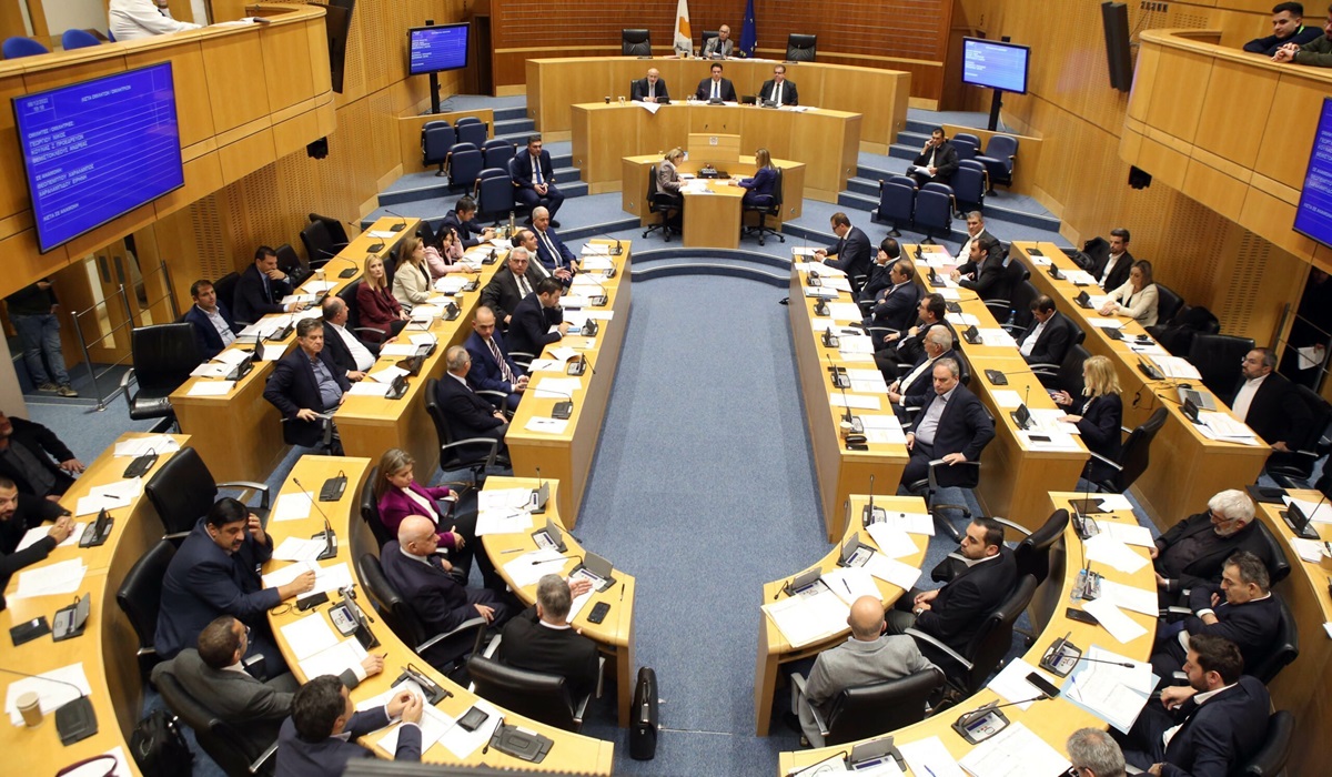 Με τοποθετήσεις αρχηγών κομμάτων αρχίζει η τριήμερη συζήτηση του προϋπολογισμού