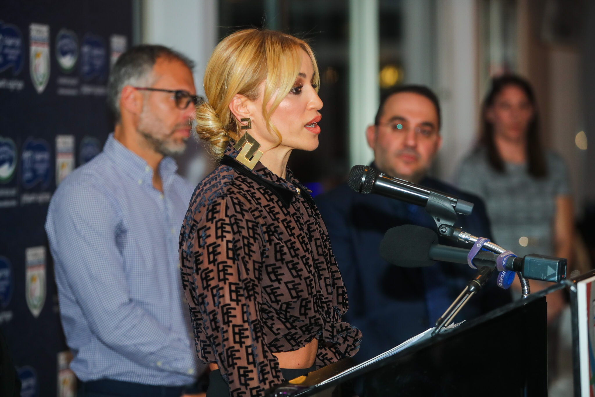 Μήνυμα ισότητας έστειλε η Καρολίνα Πελενδρίτου στη βράβευσή της από την ΚΕΠΕ