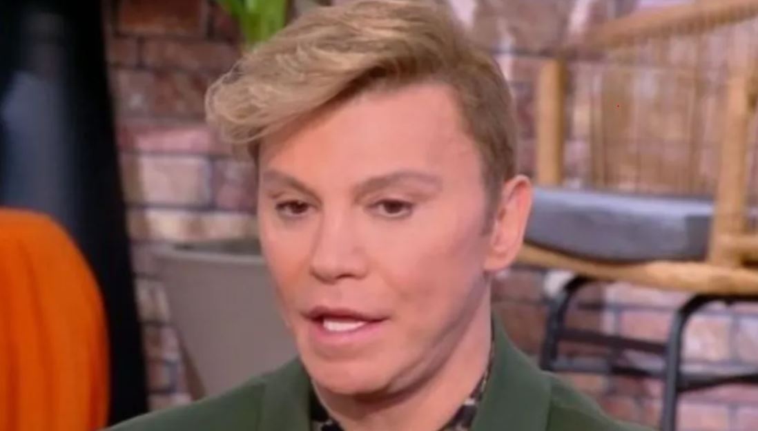 Τάκης Ζαχαράτος: Οι επωνυμίες είναι μπούρδες και μου φαίνονται βλακείες