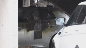 Δεν έμεινε τίποτα από το όχημα της δημόσιας κατήγορου στην Πάφο (ΦΩΤΟ)