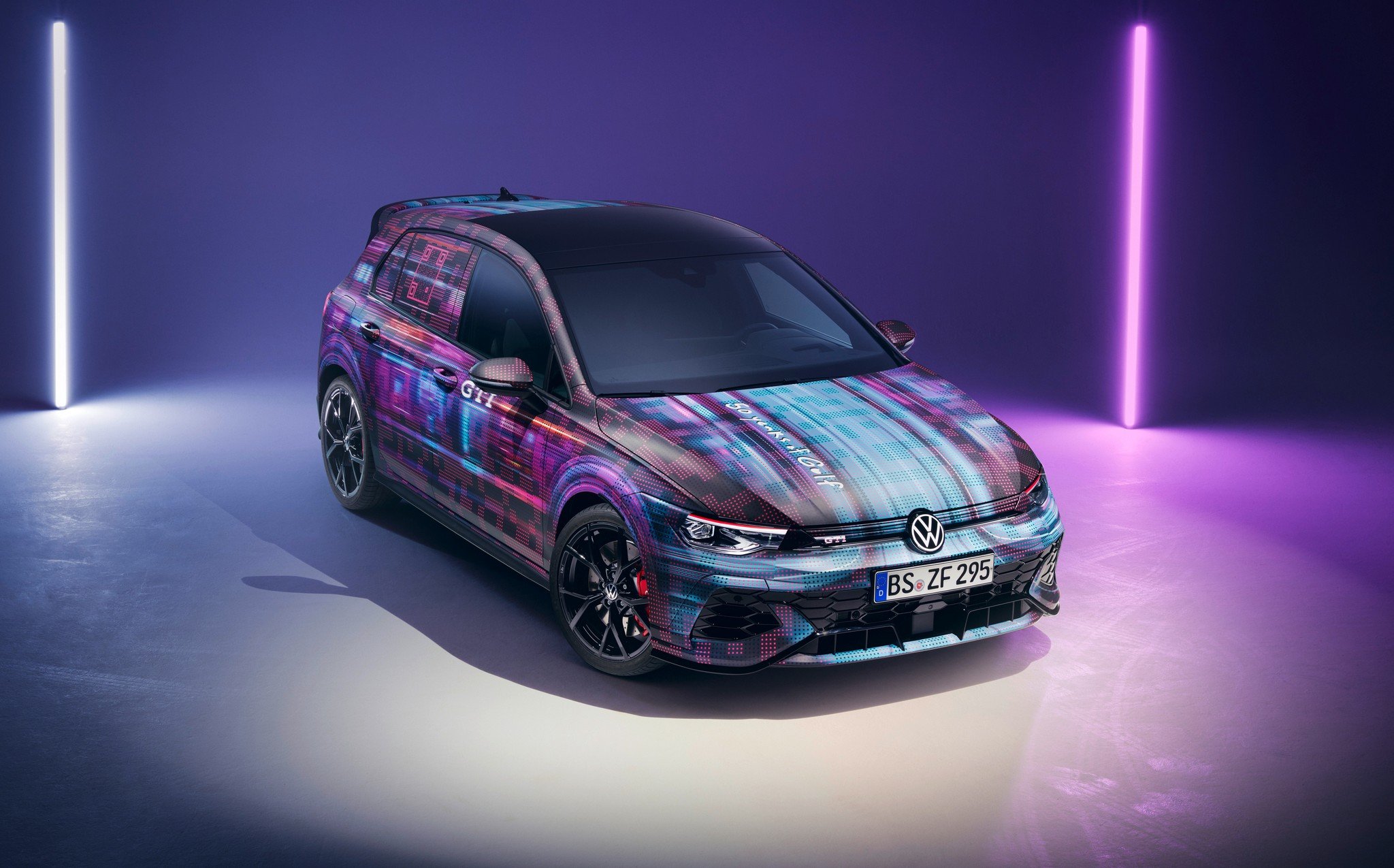 Αυτό είναι το νέο VW Golf, τώρα και με ChatGPT