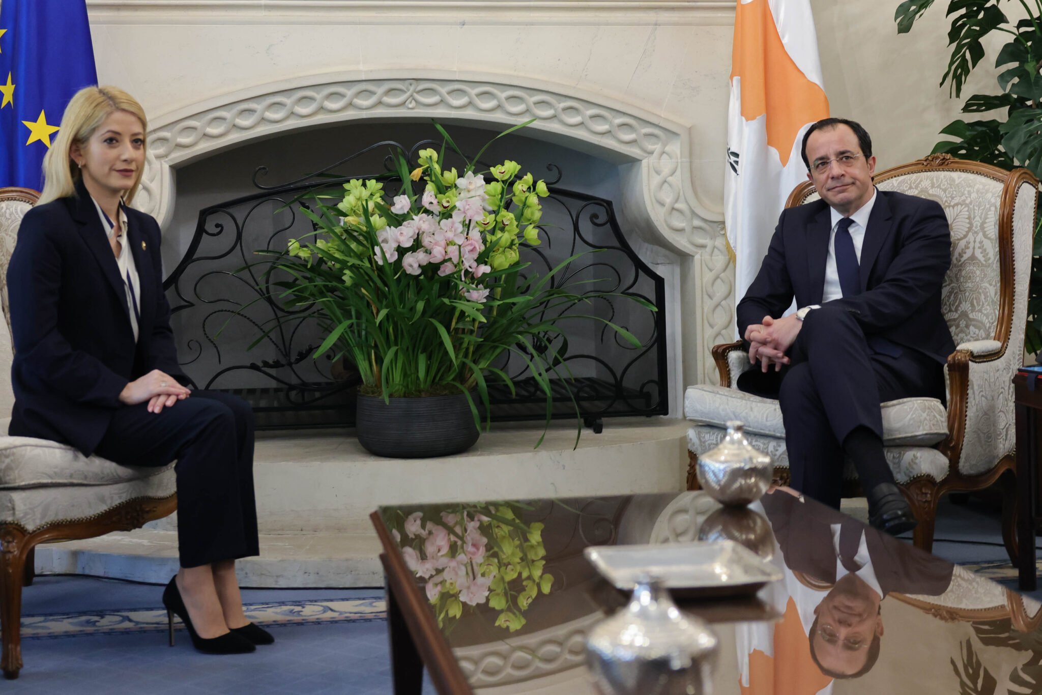 Αννίτα σε ΠτΔ: Υποβάλλει εισηγήσεις για Κυπριακό και ζητά εξηγήσεις για μέτρα