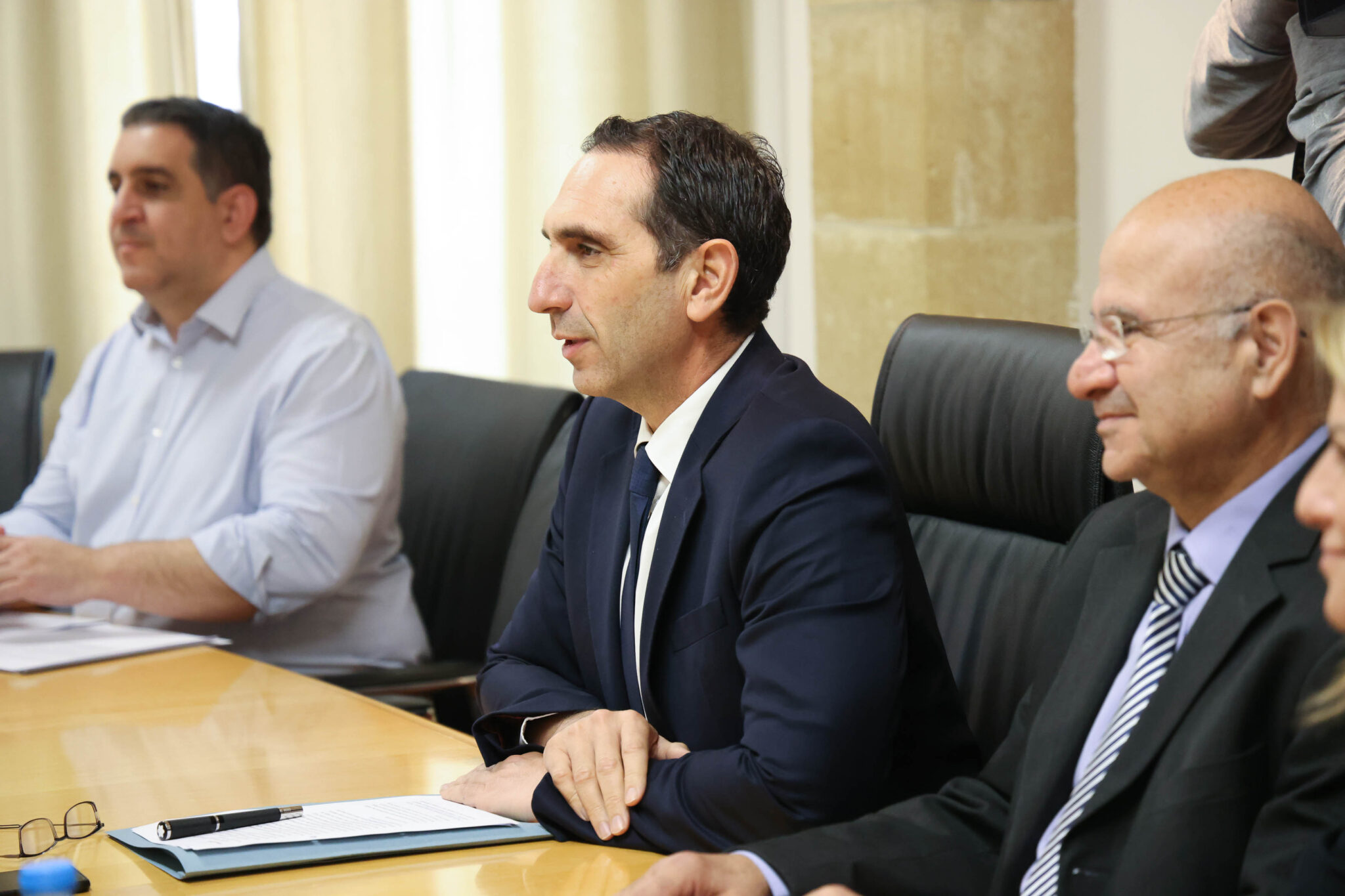 Ο ΥΠΕΣ καταγγέλει: Δήμαρχοι και Κοινοτάρχες αρνούνται να συνεργαστούν